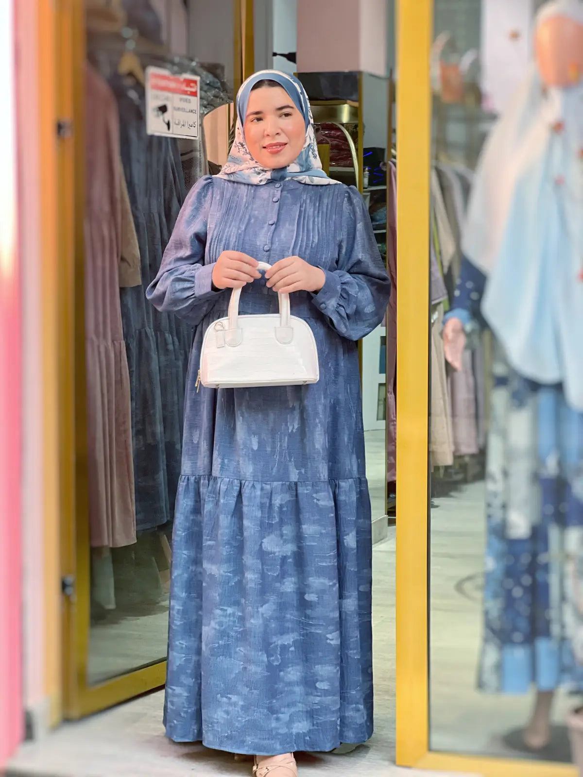 فستان نور أزرق