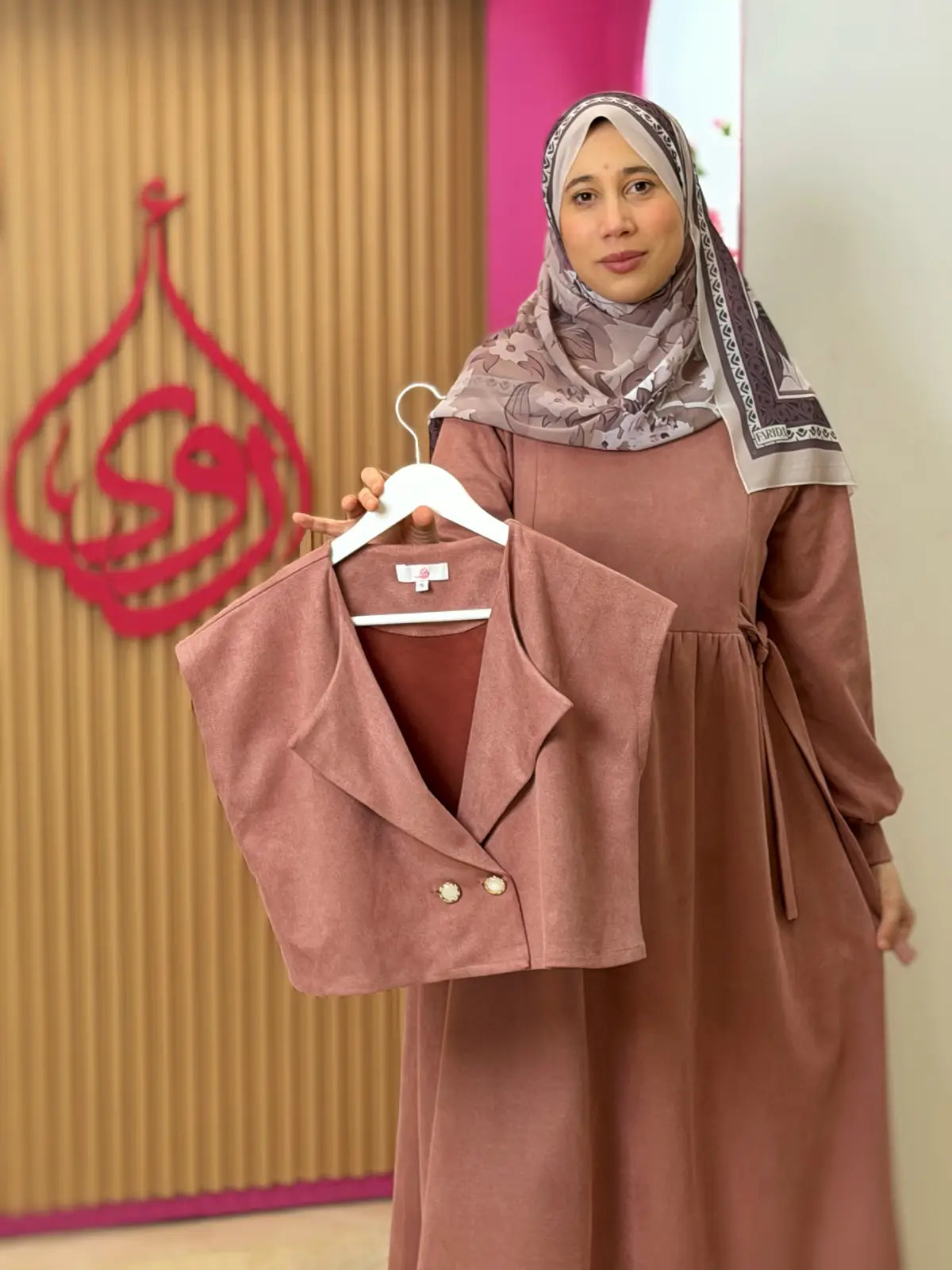 فستان لورا وردي