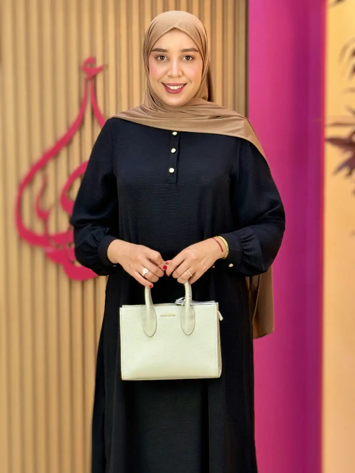 طقم جنى أسود