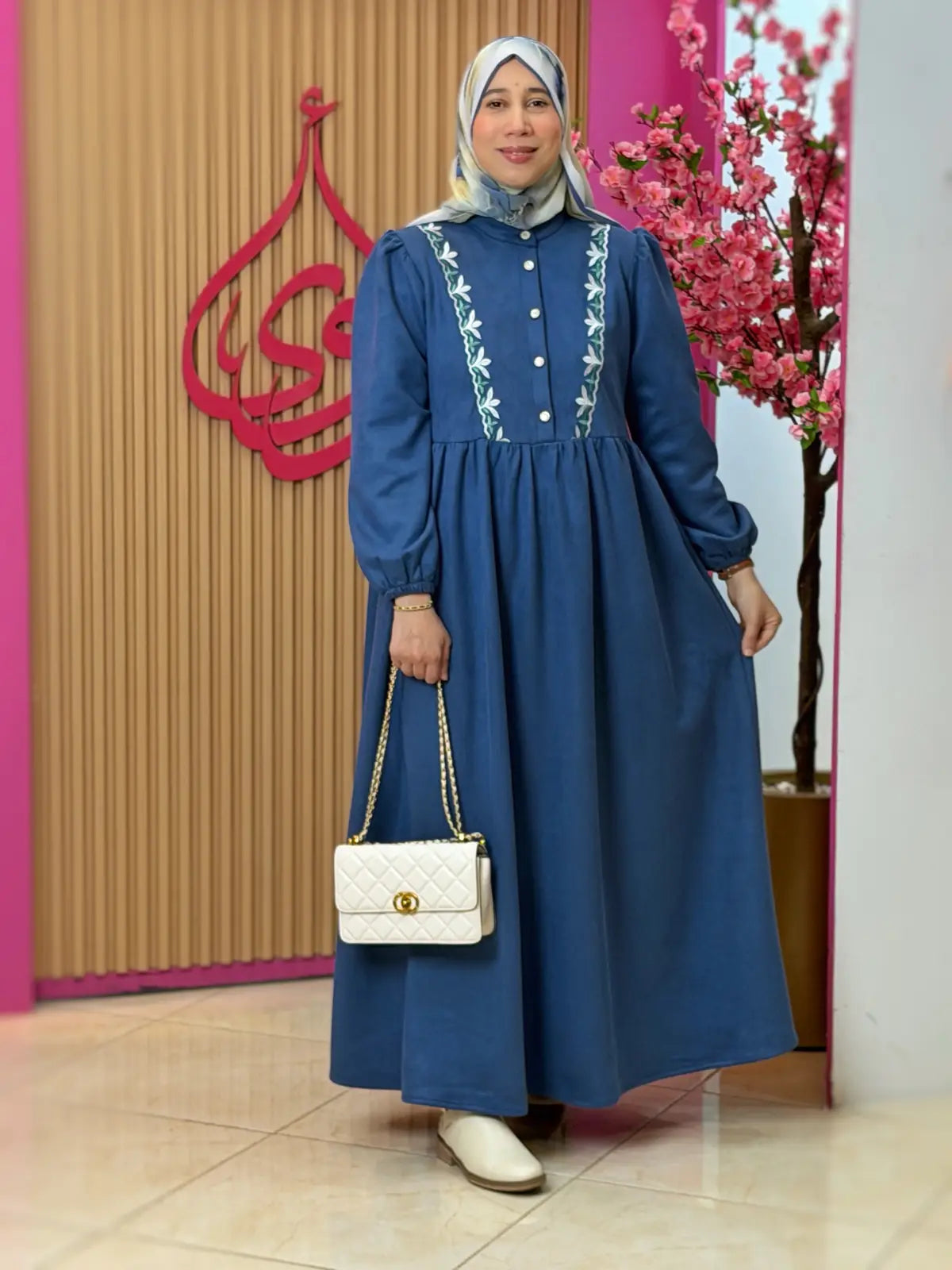 فستان زخرف أزرق