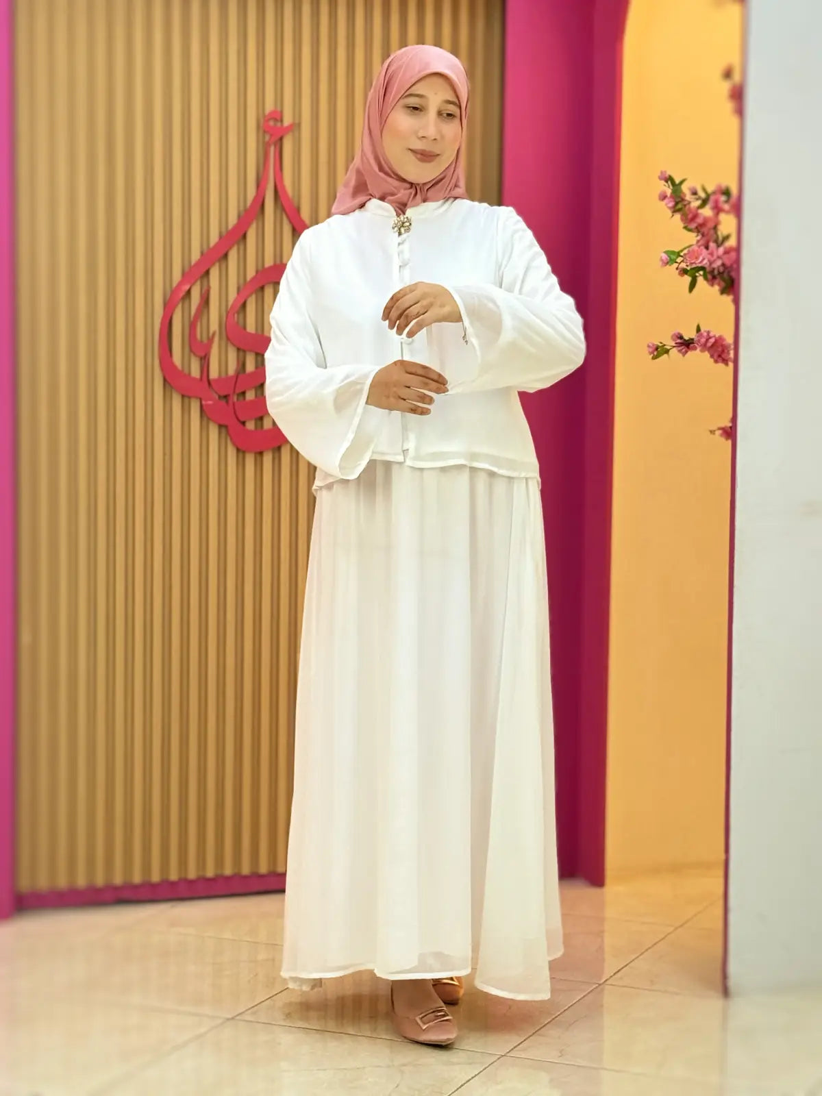 طقم جمانة أبيض