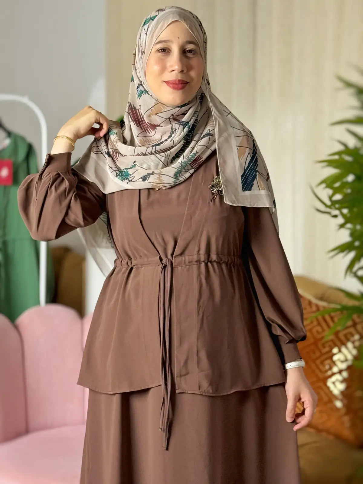 فستان هنا شكلاطي