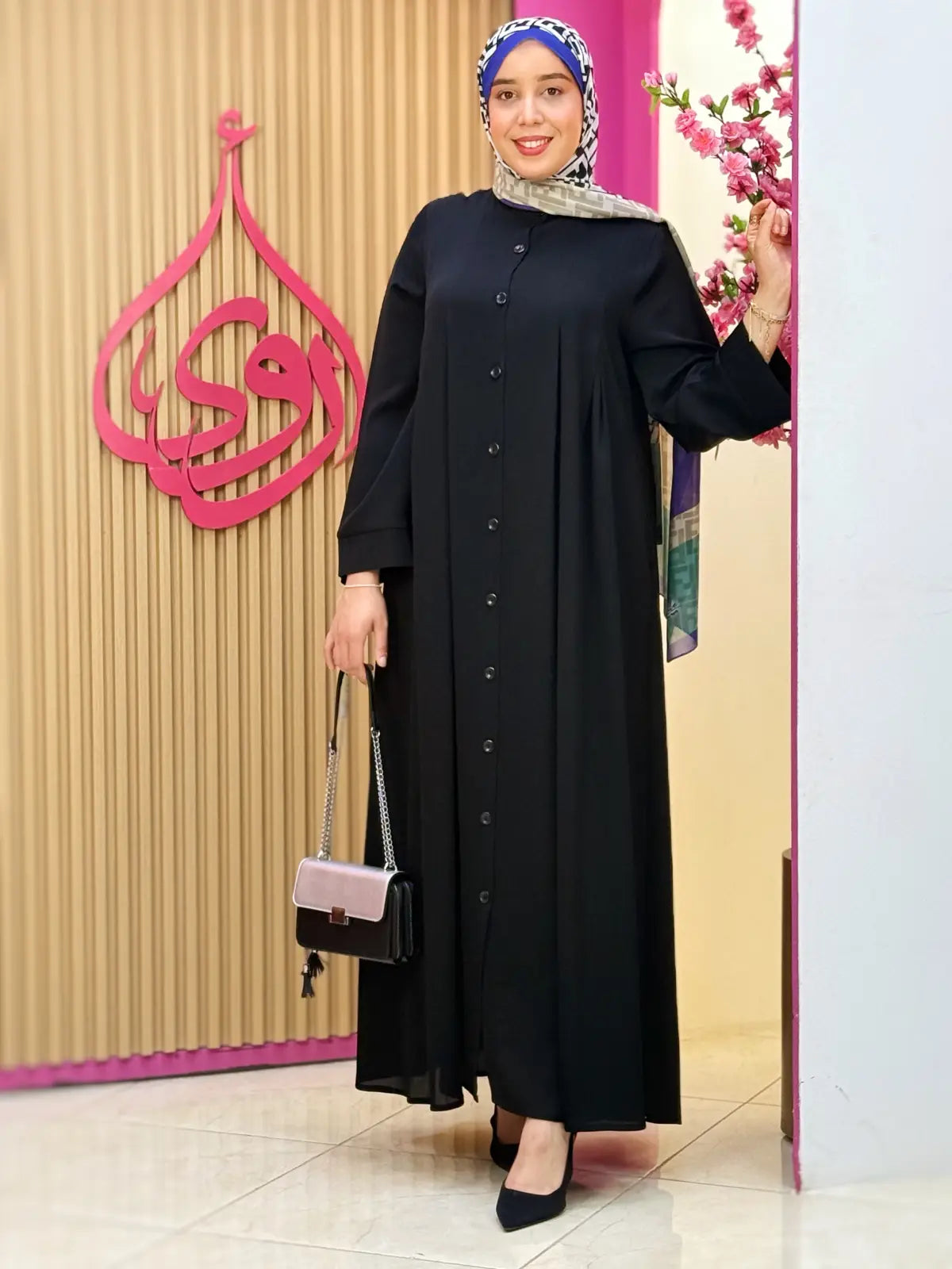 عباية مرام أسود