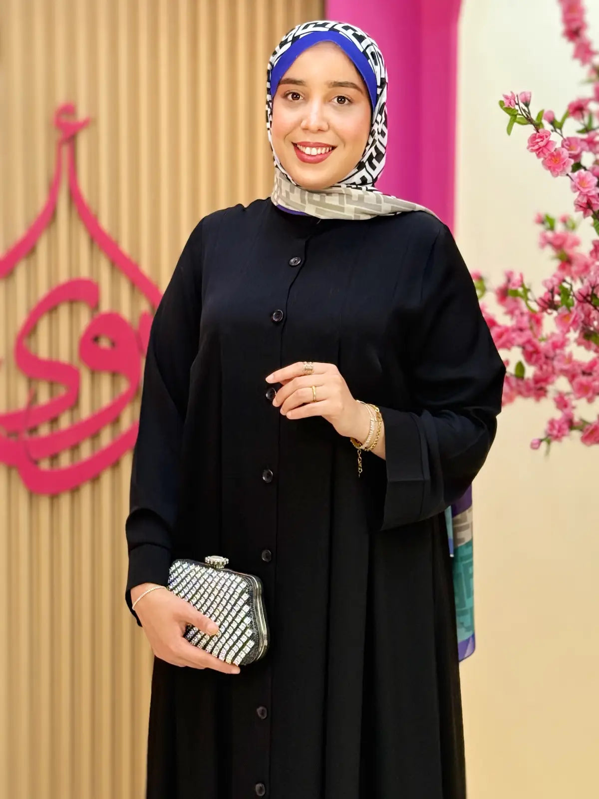 عباية مرام أسود