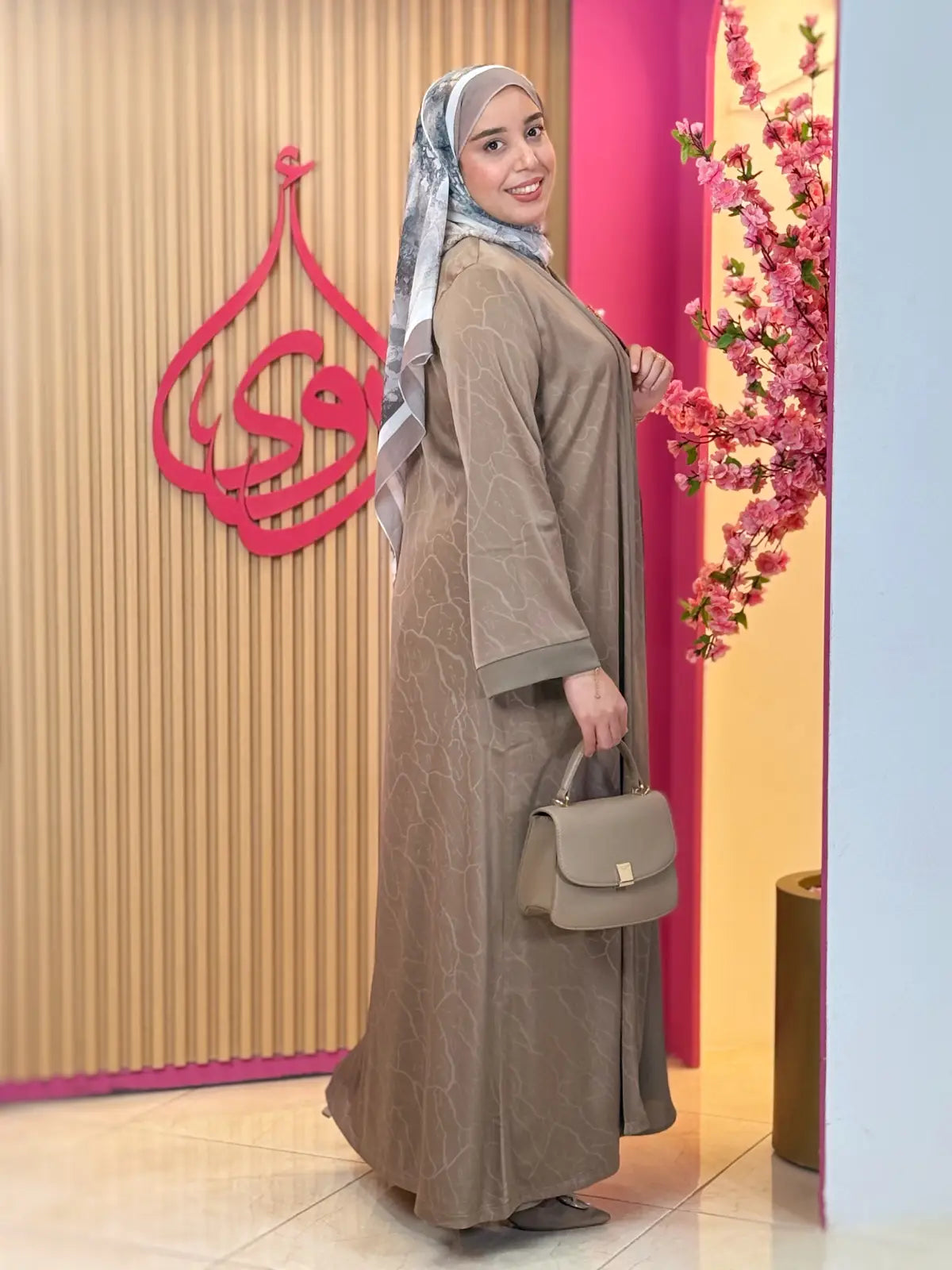 عباية عهد بيج