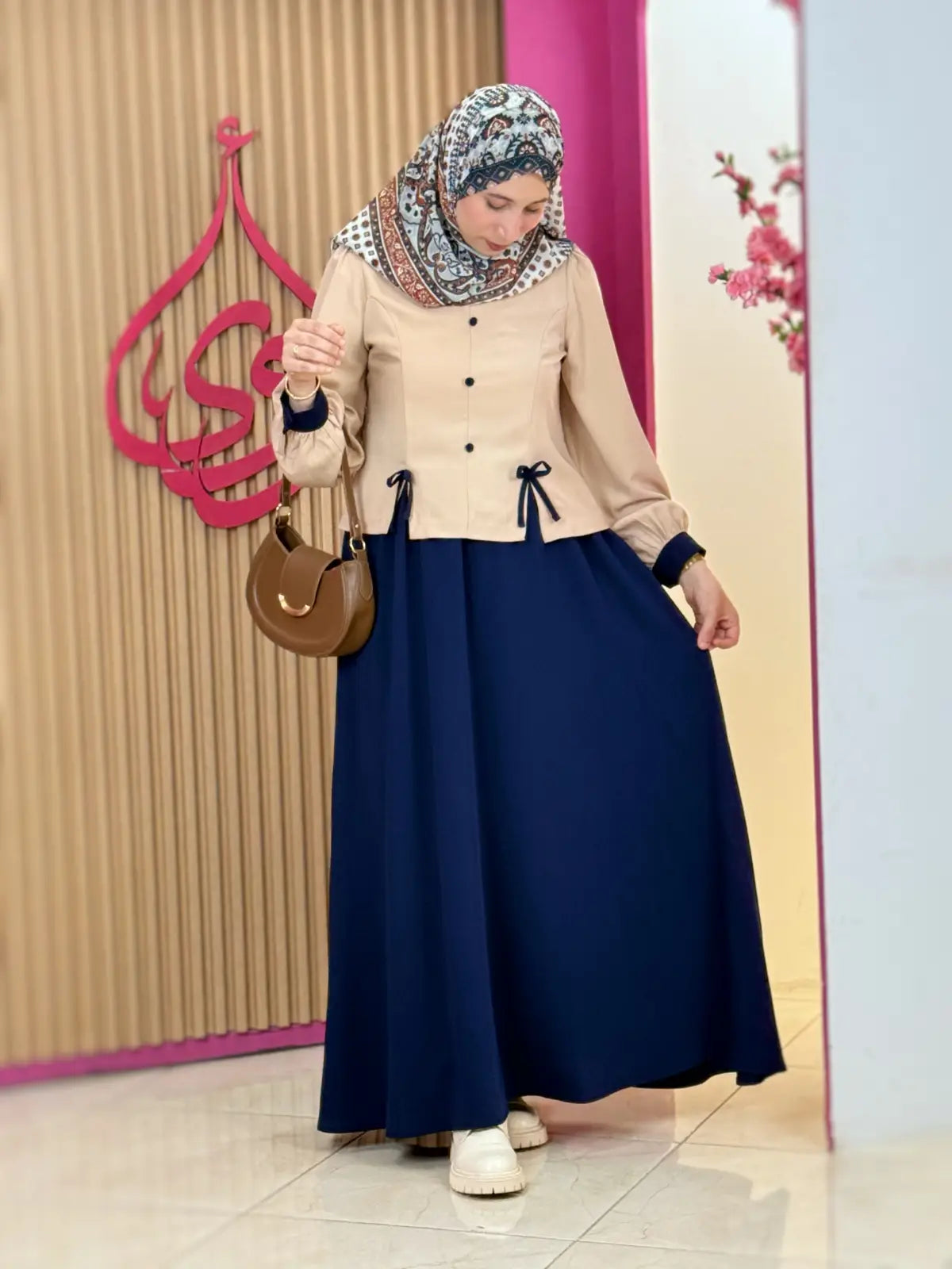 طقم تيجان أزرق