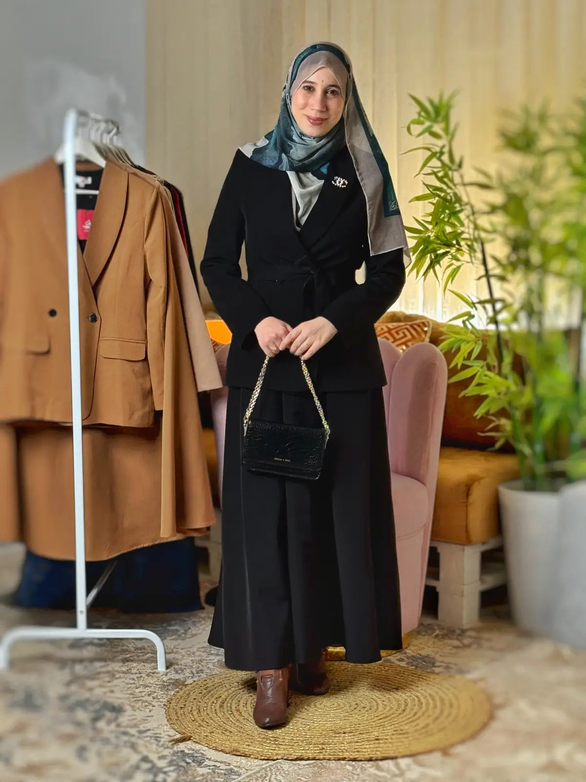 طقم هلا أسود