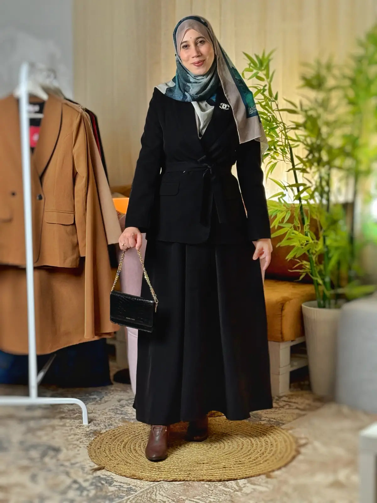 طقم هلا أسود