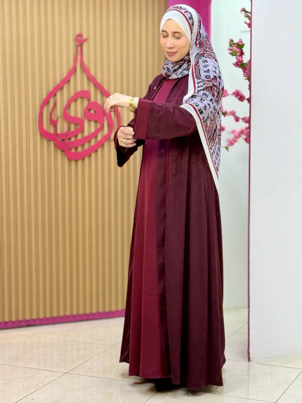 عباية لجين كرونة