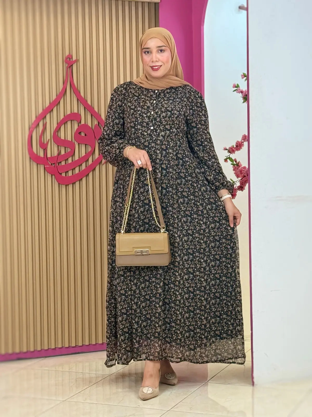 فستان شامة أسود