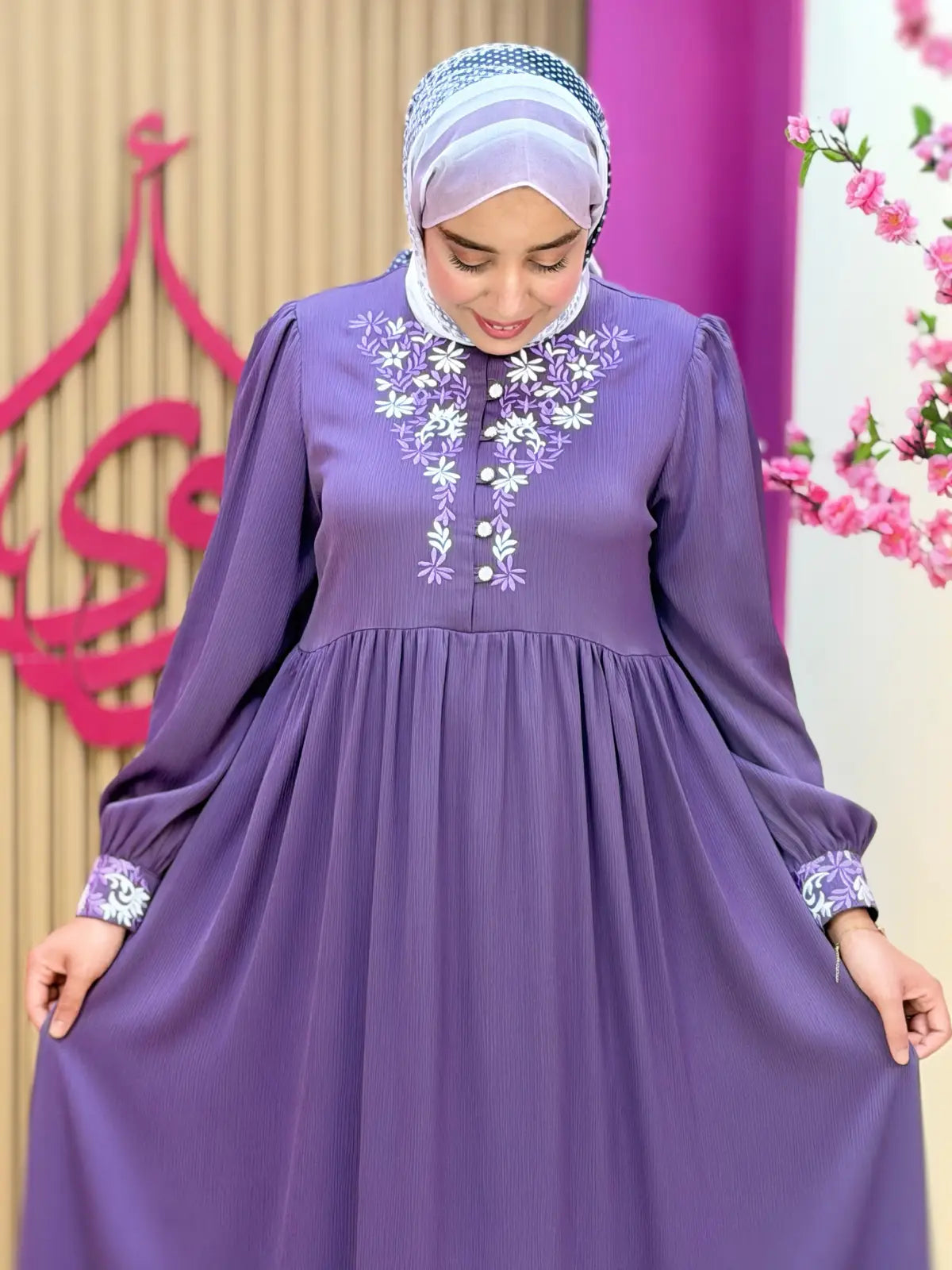 فستان وسام بنفسجي