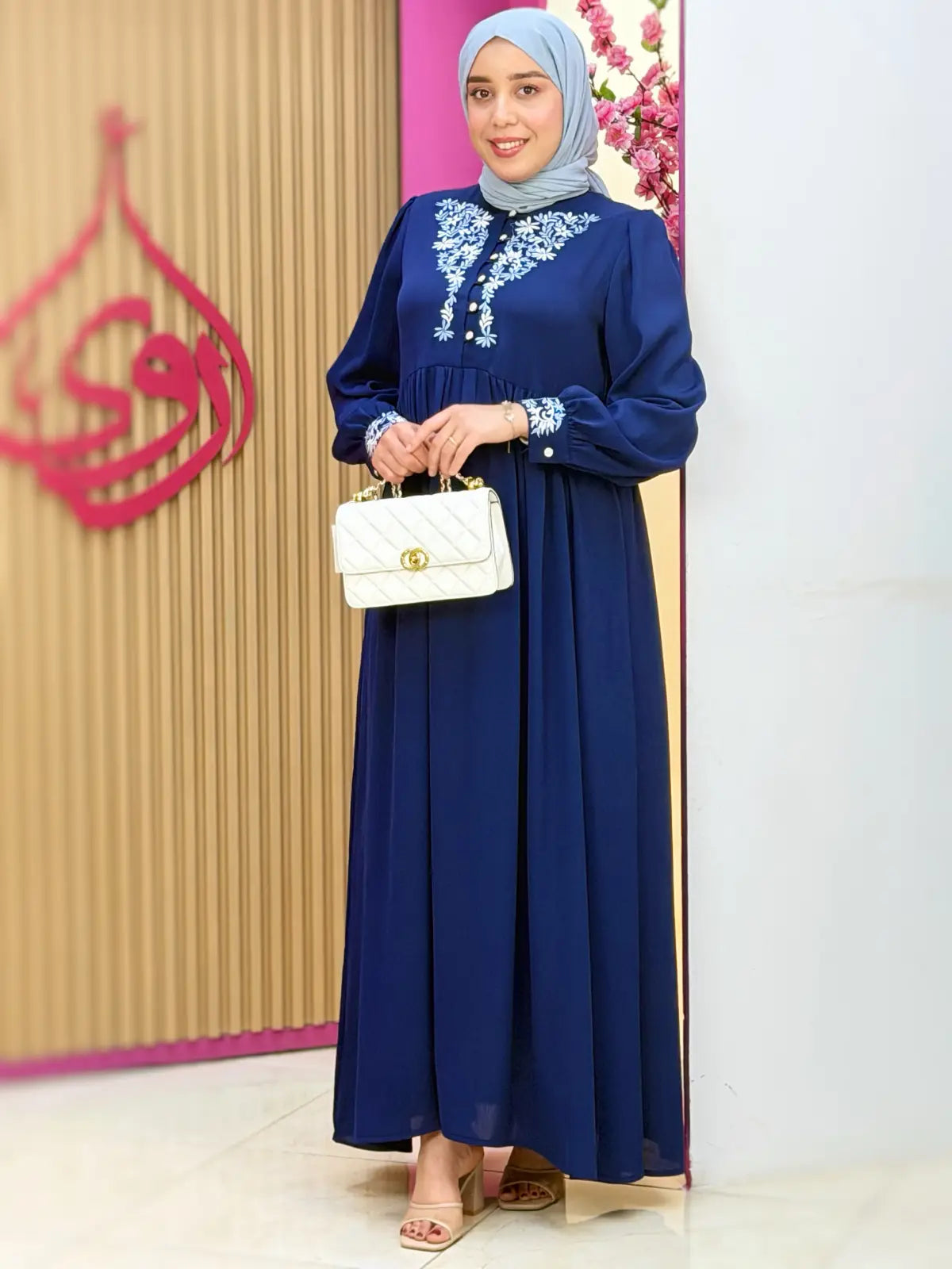 فستان وسام أزرق