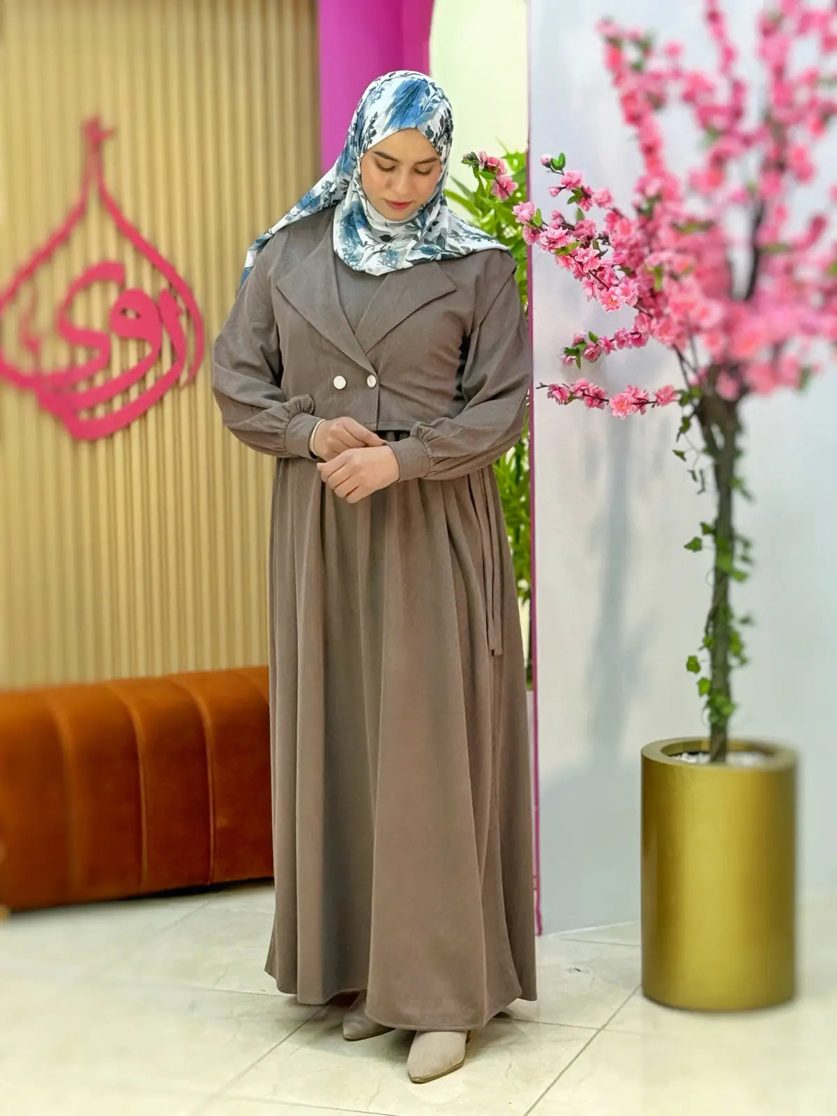 فستان لورا ترابي