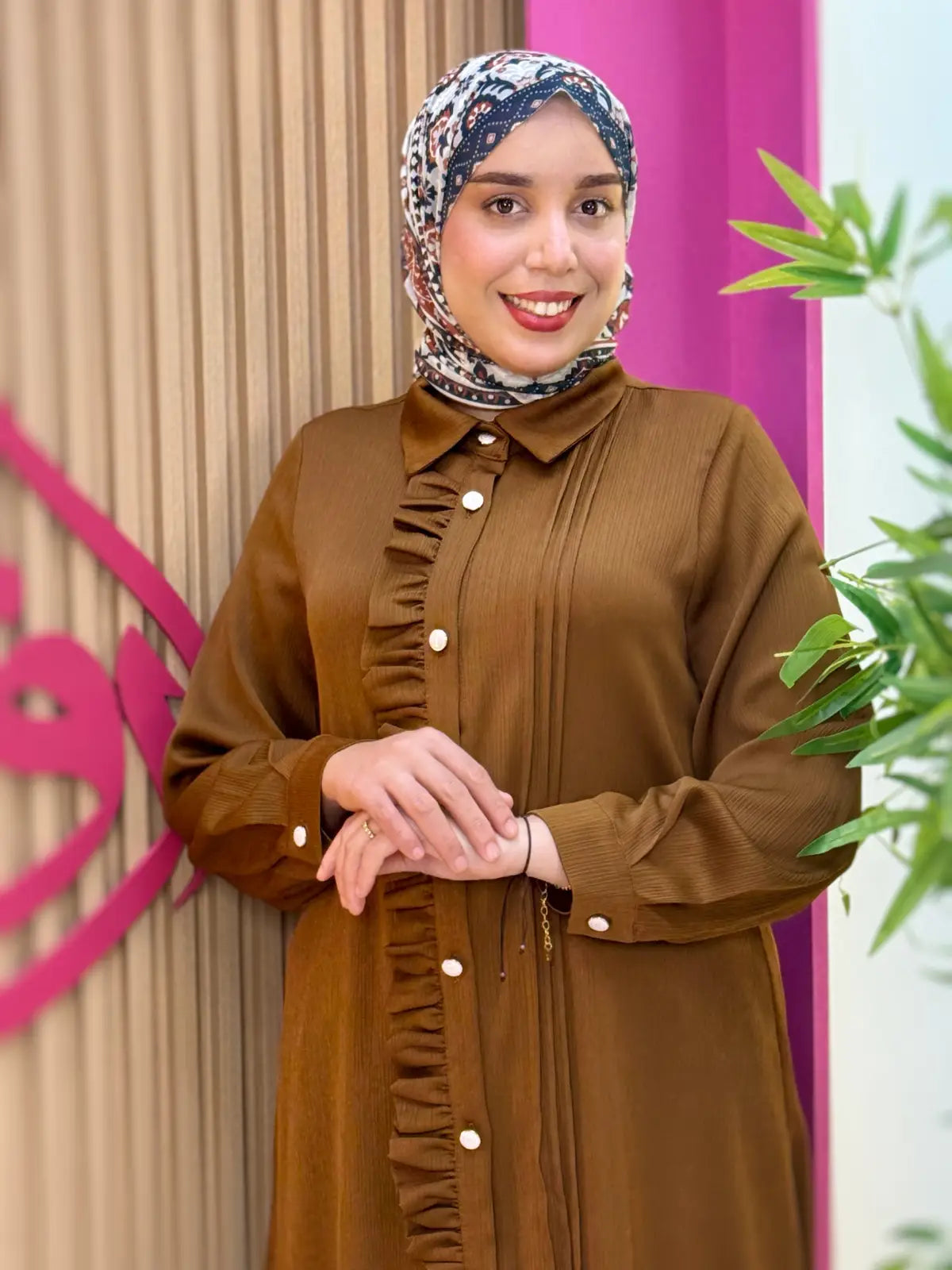 قميص قمر بني