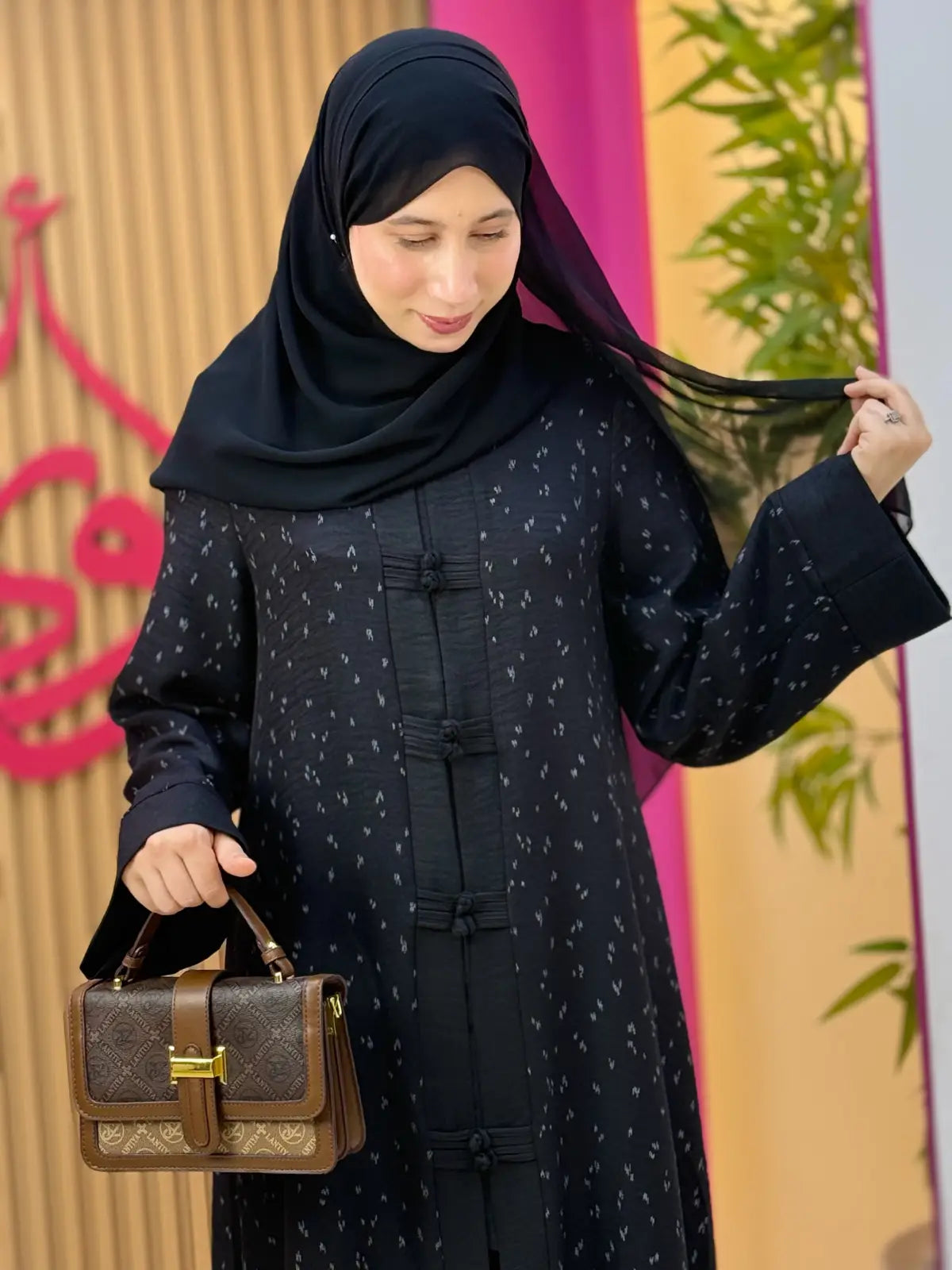 طقم نسيم أسود
