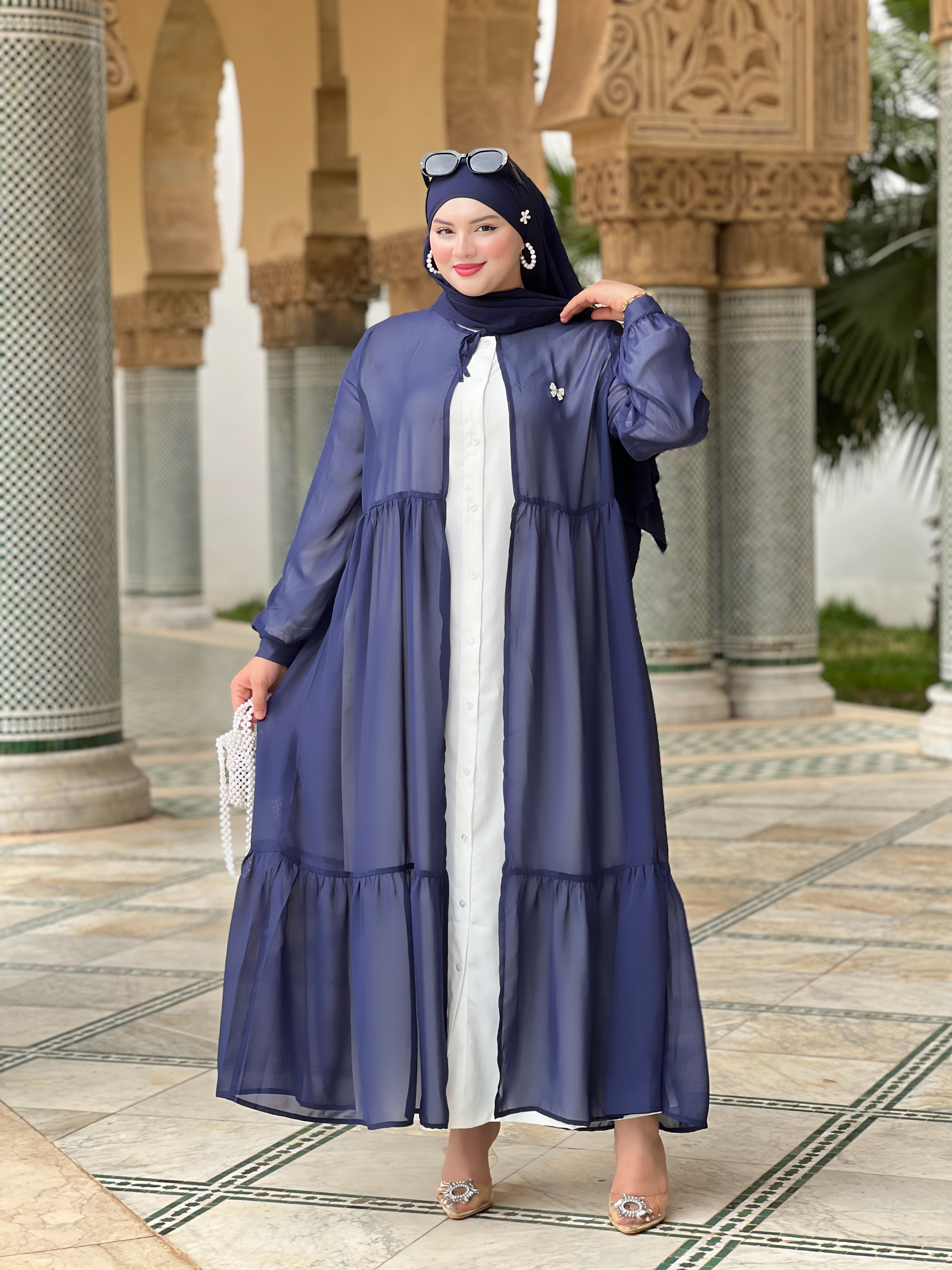 عباية يمامة أزرق أبيض