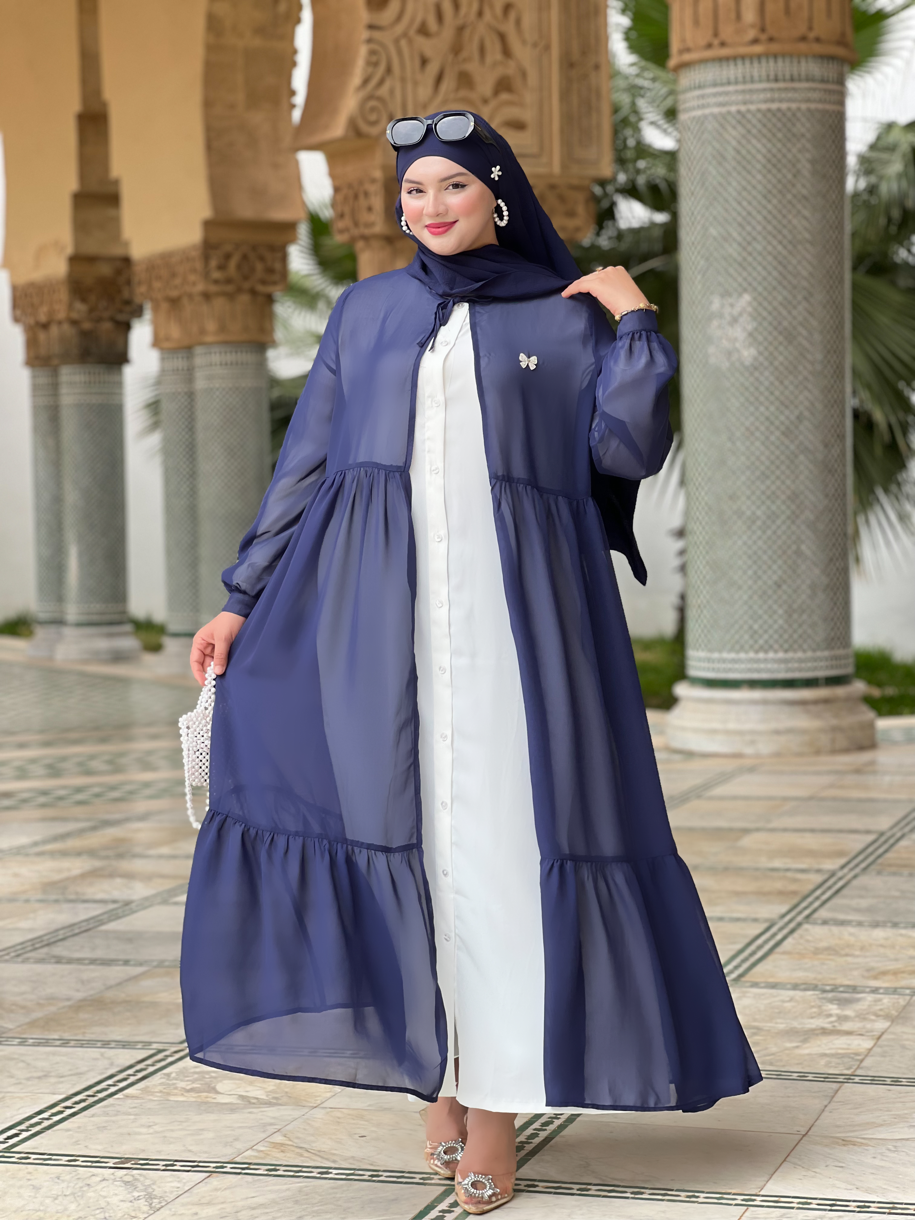 عباية يمامة أزرق أبيض