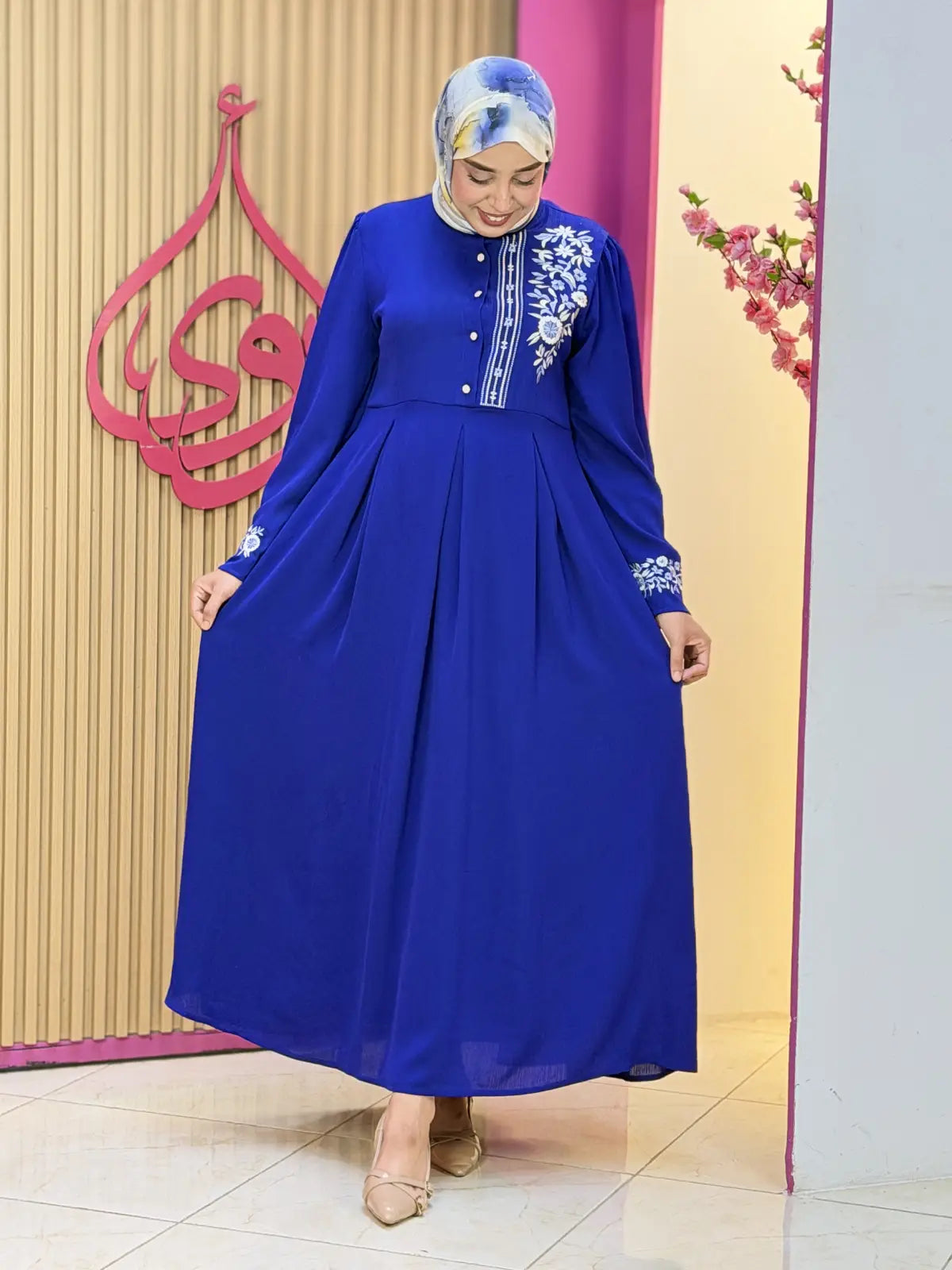 فستان نضال أزرق