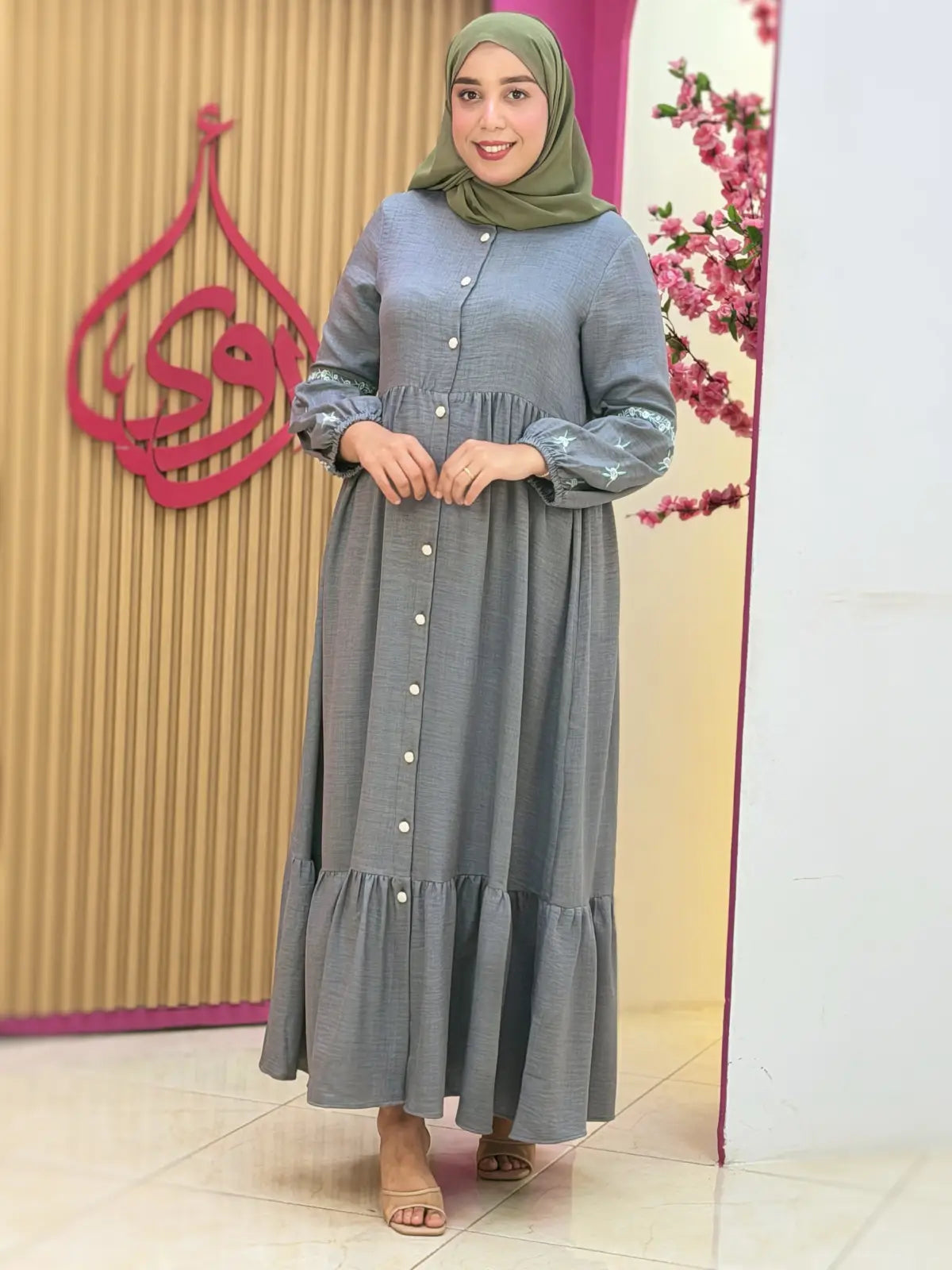فستان ورود رمادي