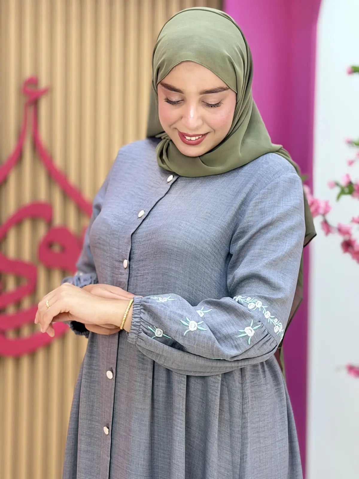 فستان ورود رمادي