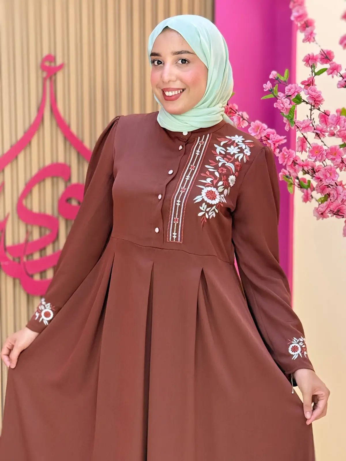 فستان نضال اجوري