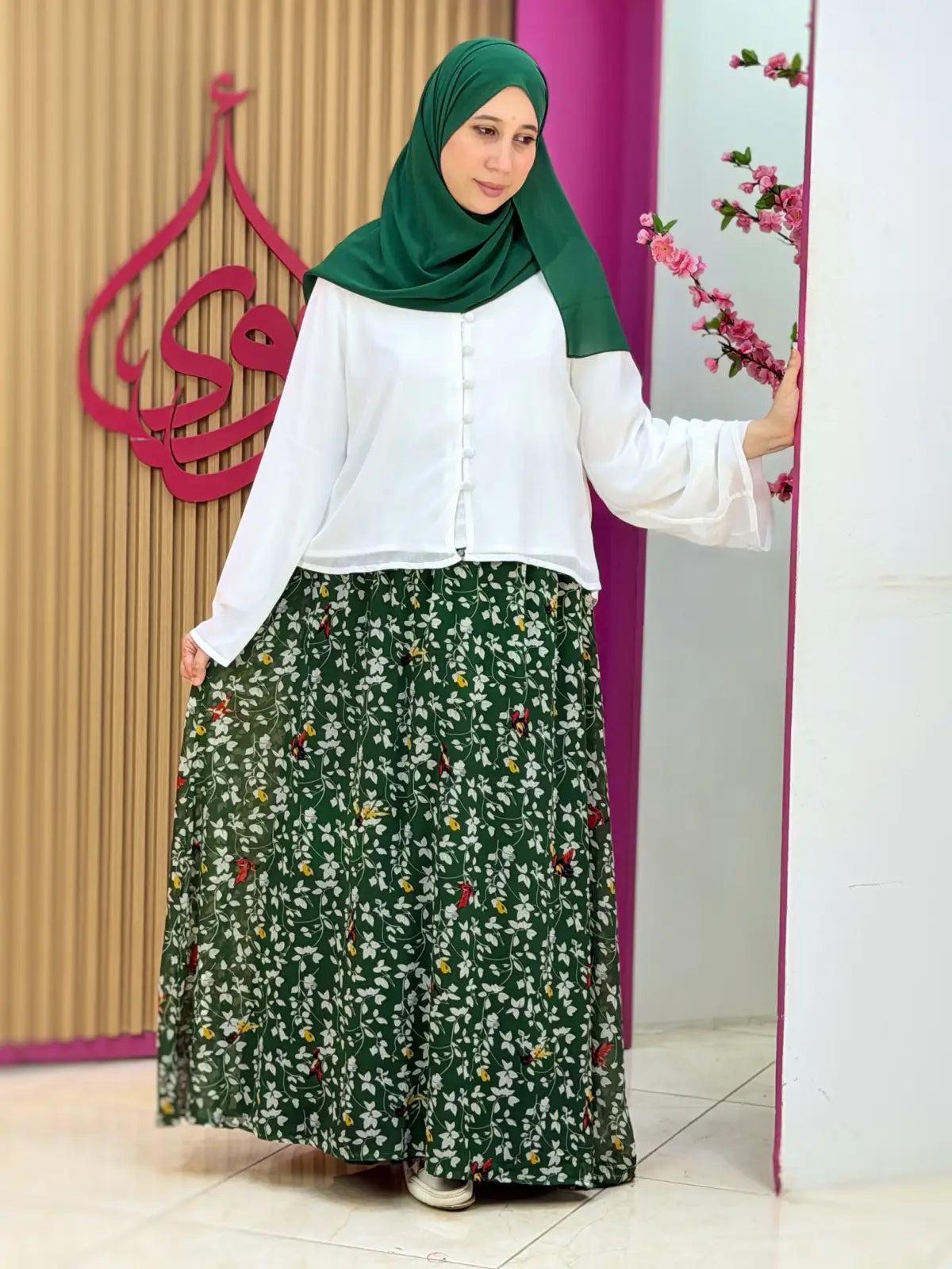 تنورة ابتهال أخضر