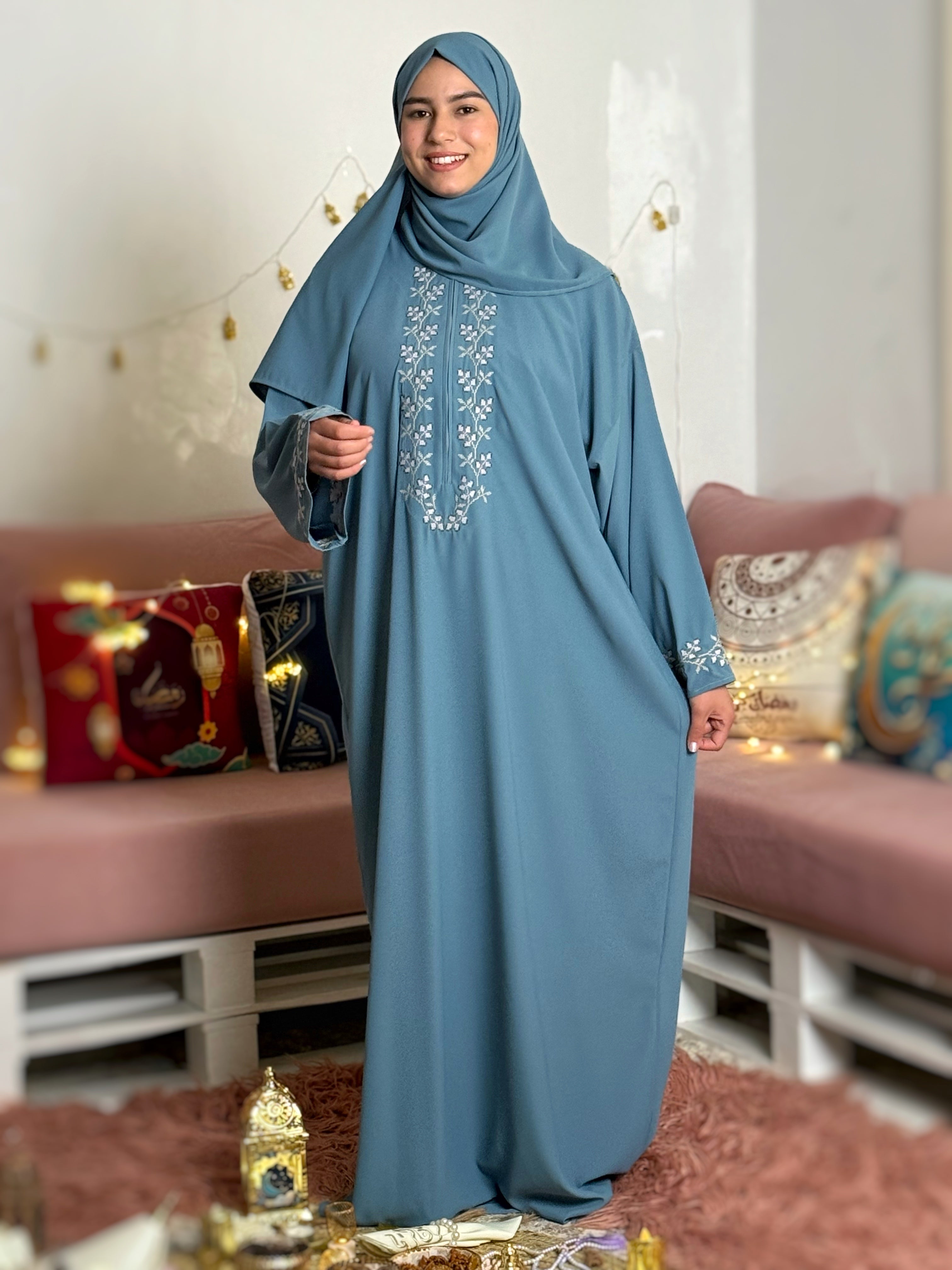 عباية زينب أزرق