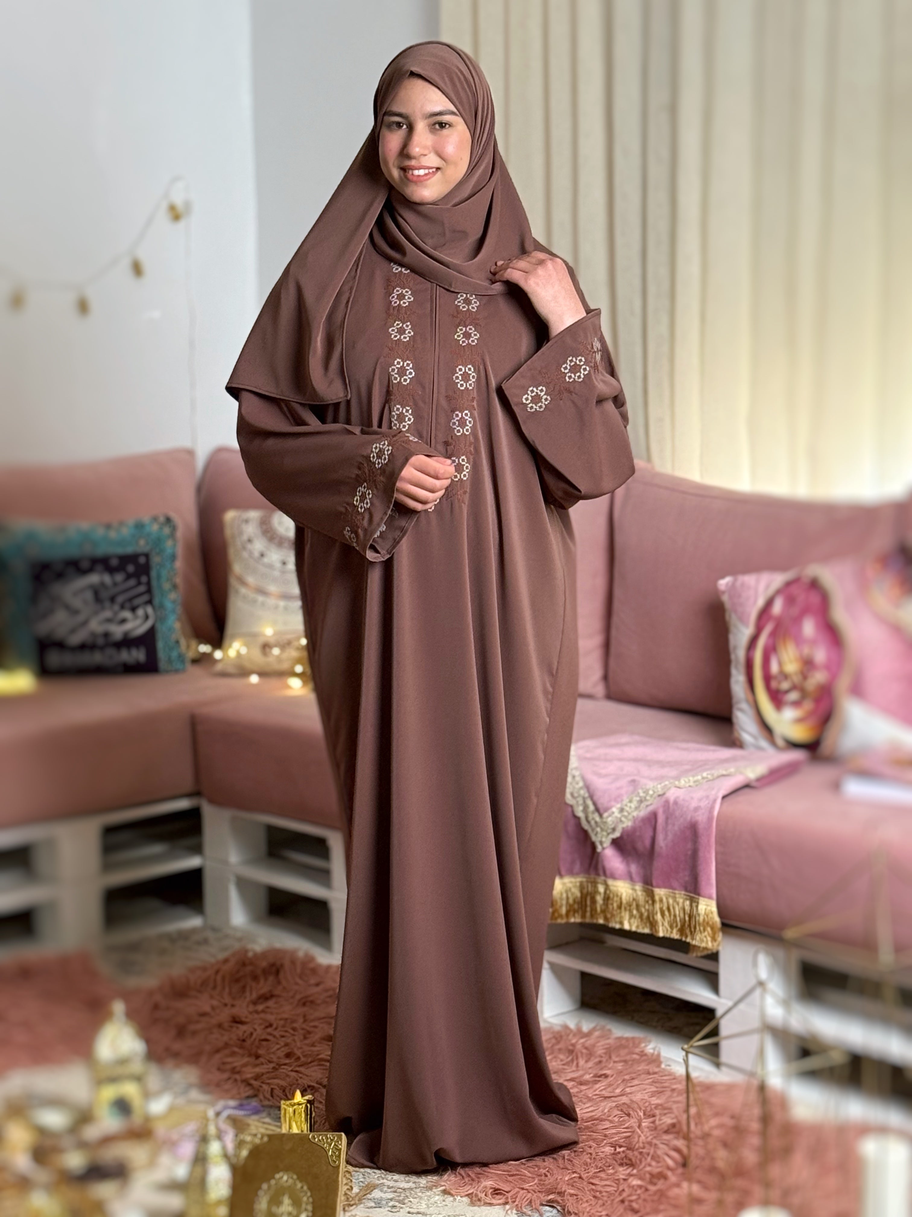 عباية الصلاة حفصة شكلاطي