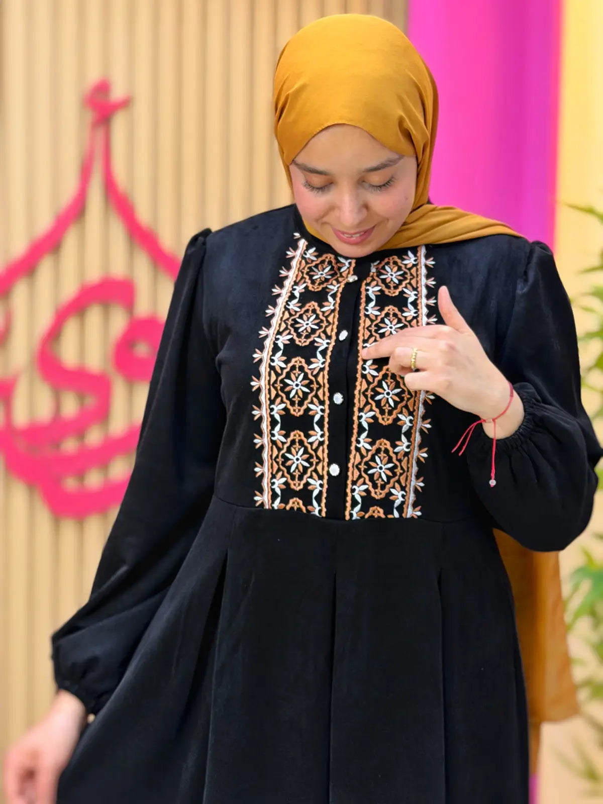 فستان خنساء أسود