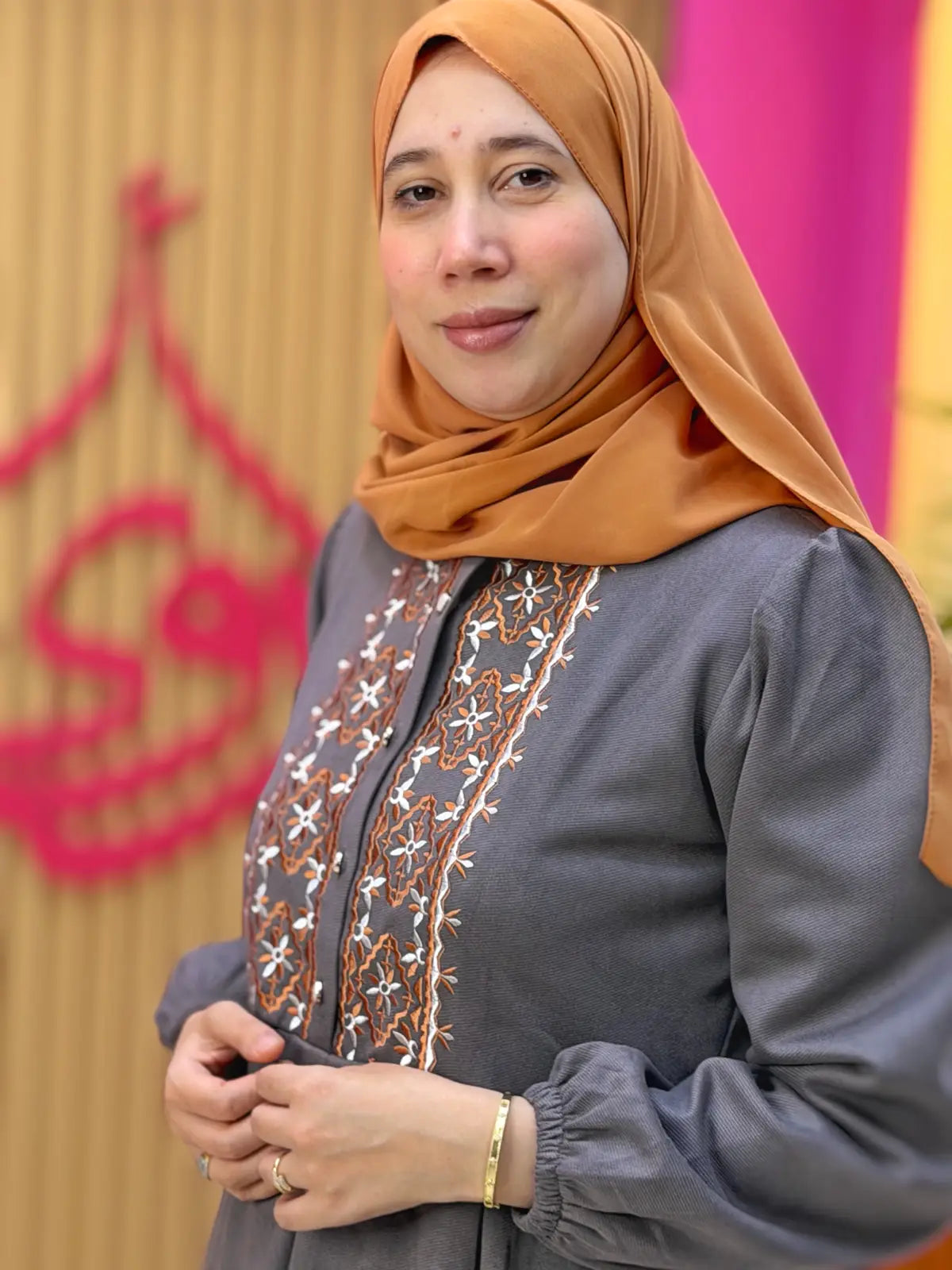 فستان خنساء رمادي