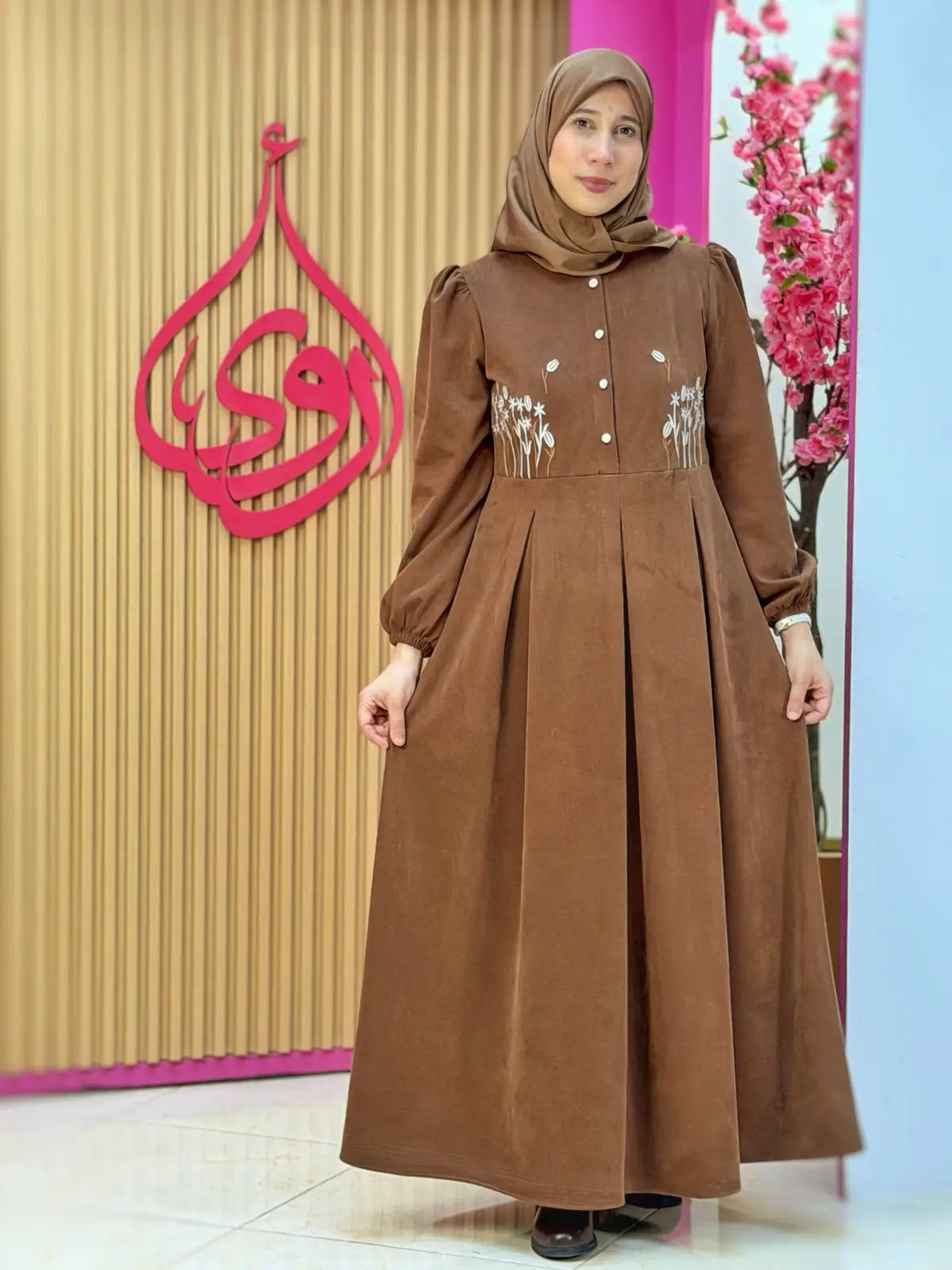 فستان فيروز بني