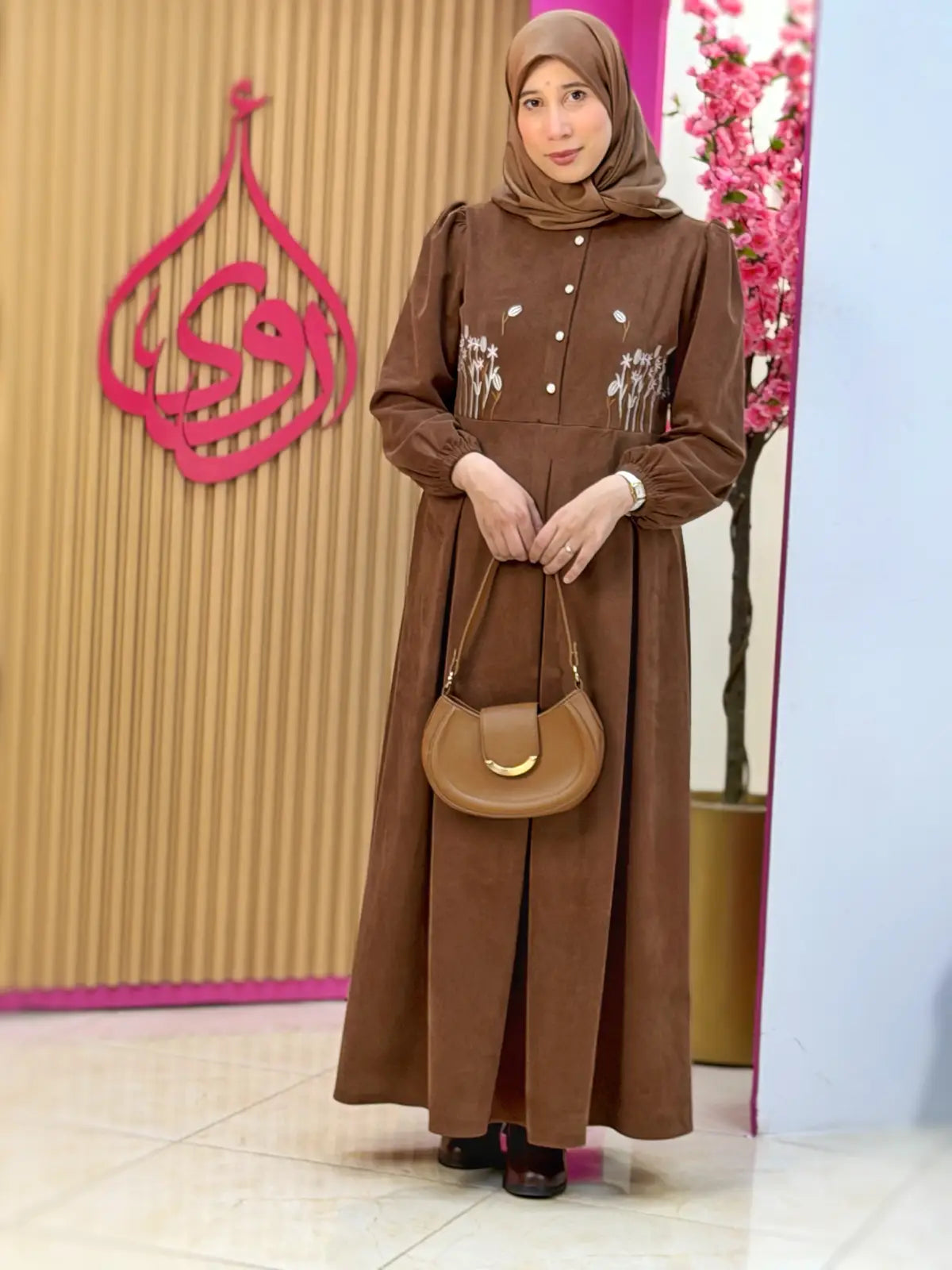 فستان فيروز بني