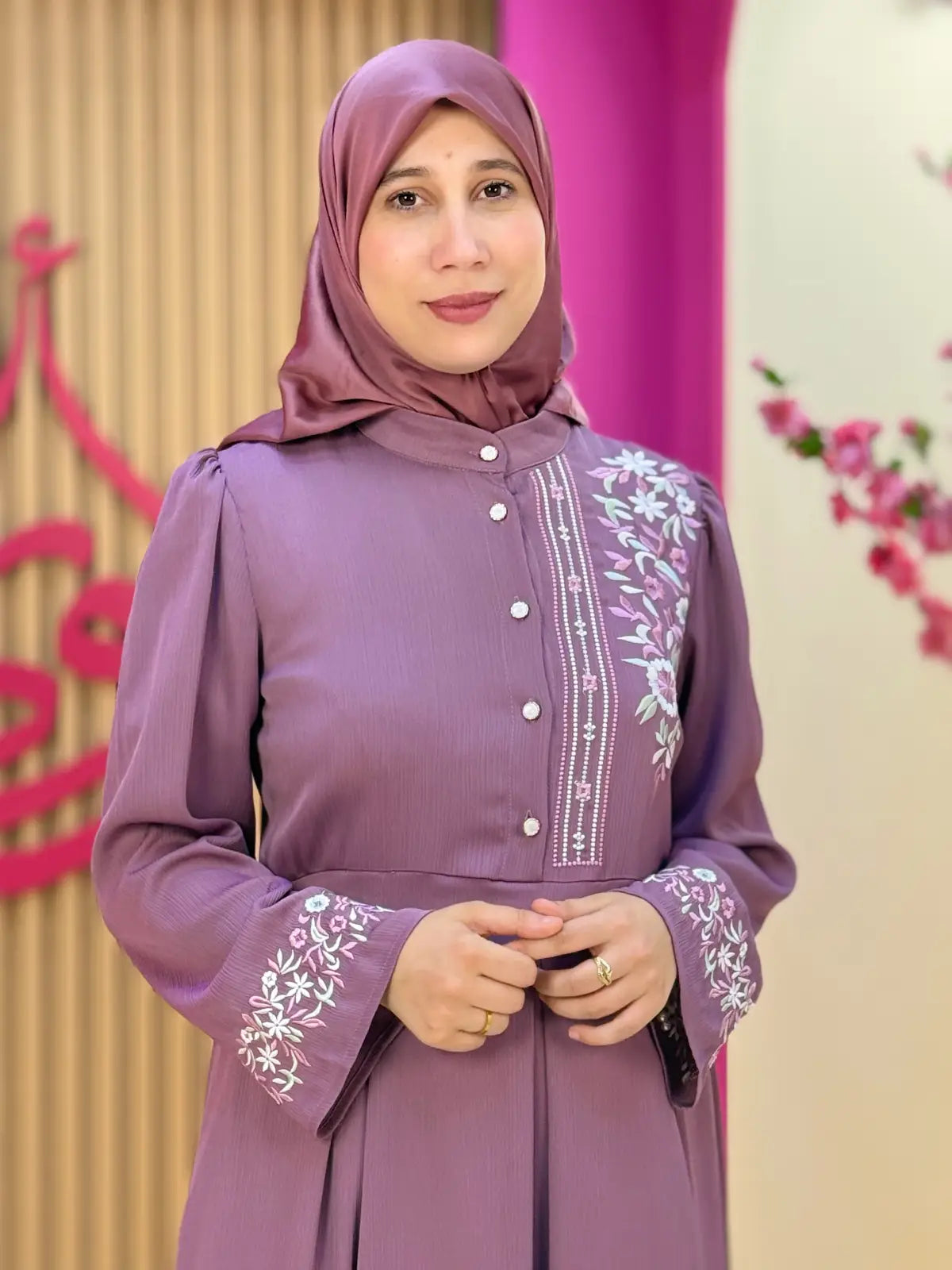 فستان نضال مورتاديلا
