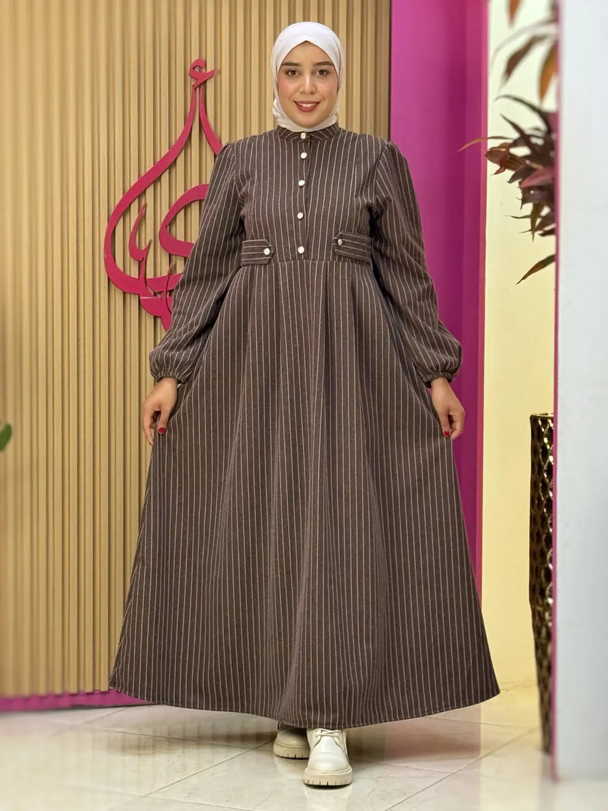 فستان لين بني