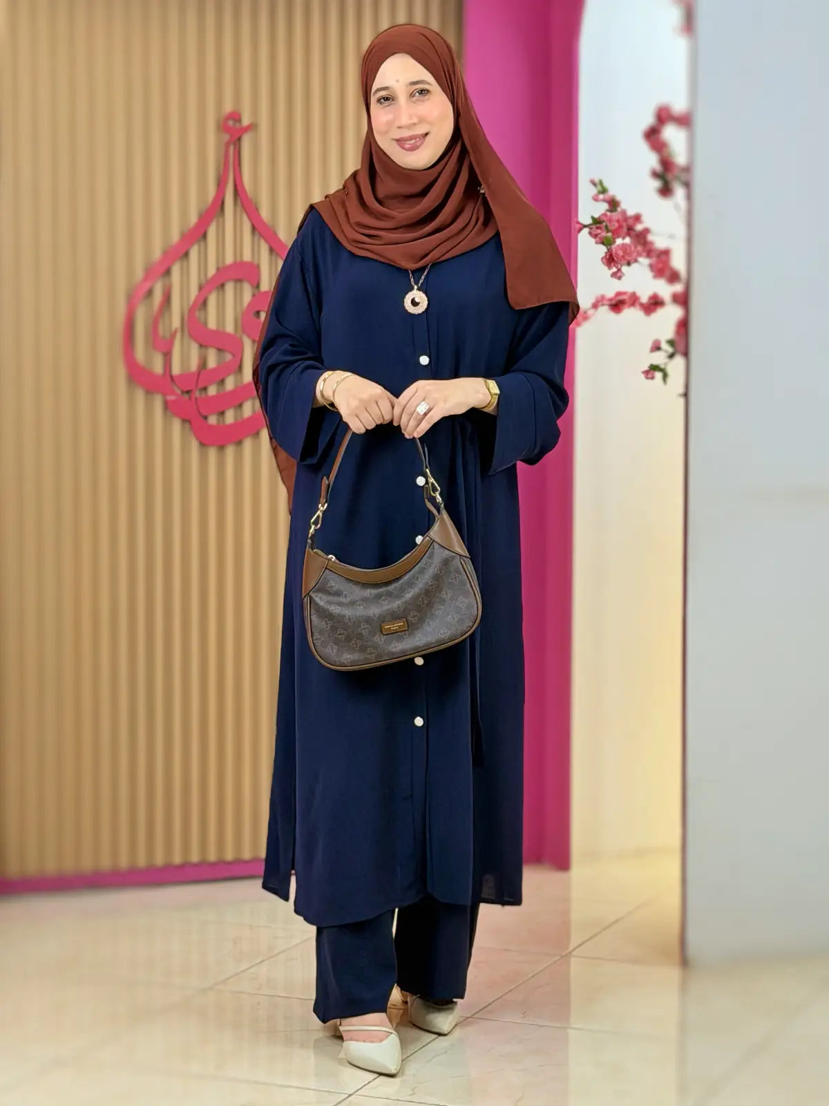 طقم نهاد أزرق