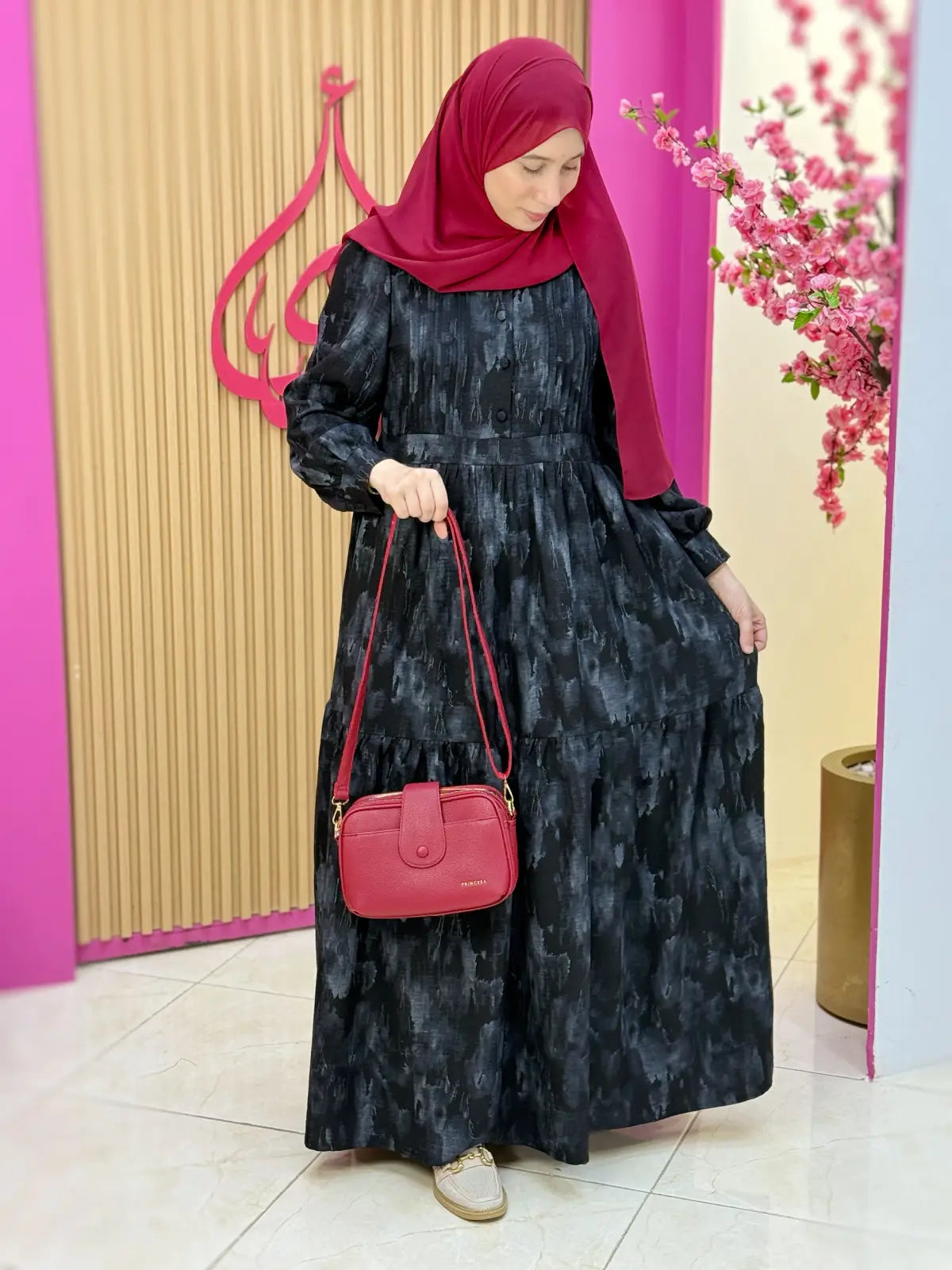 فستان نور أسود