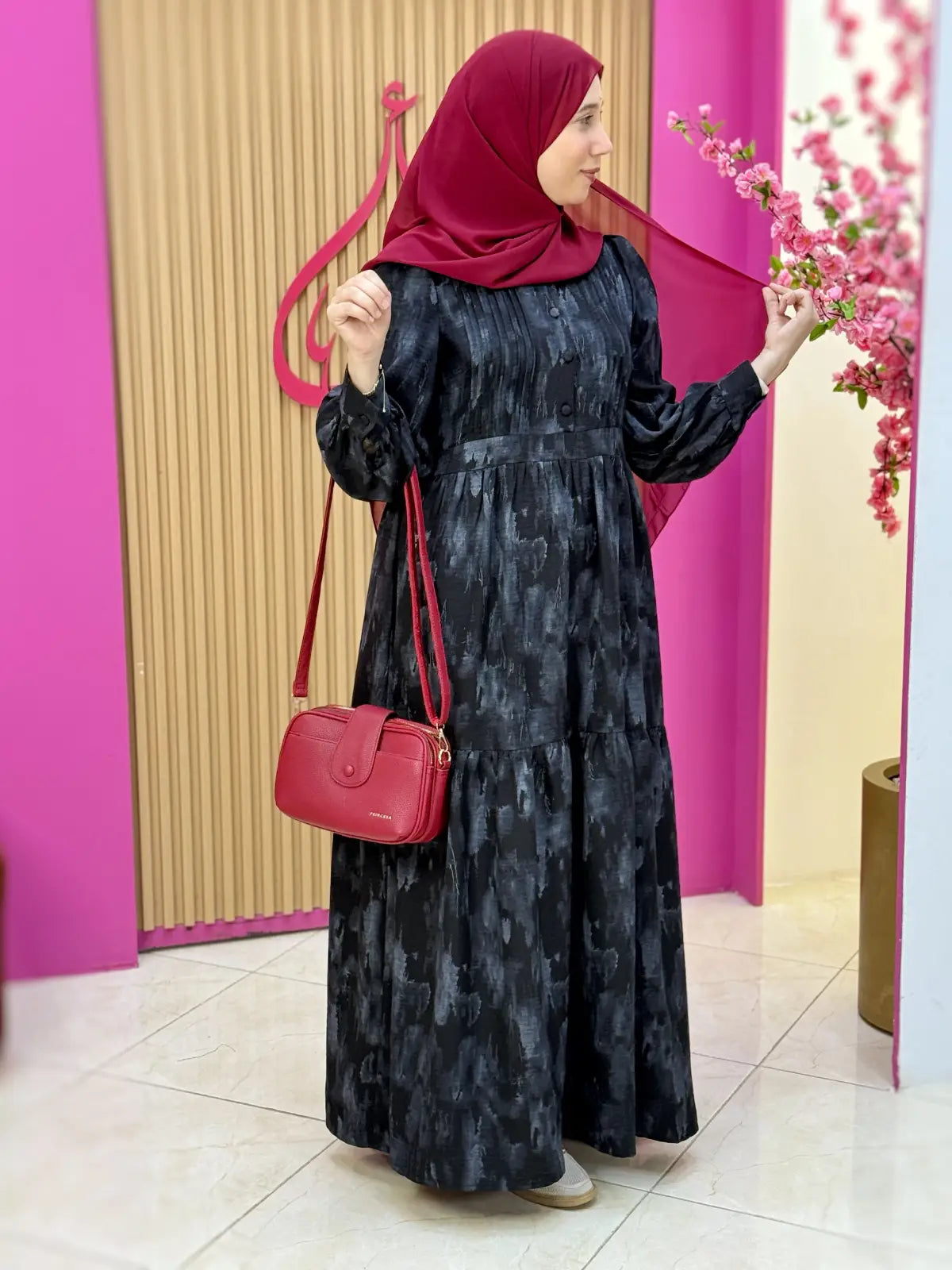 فستان نور أسود