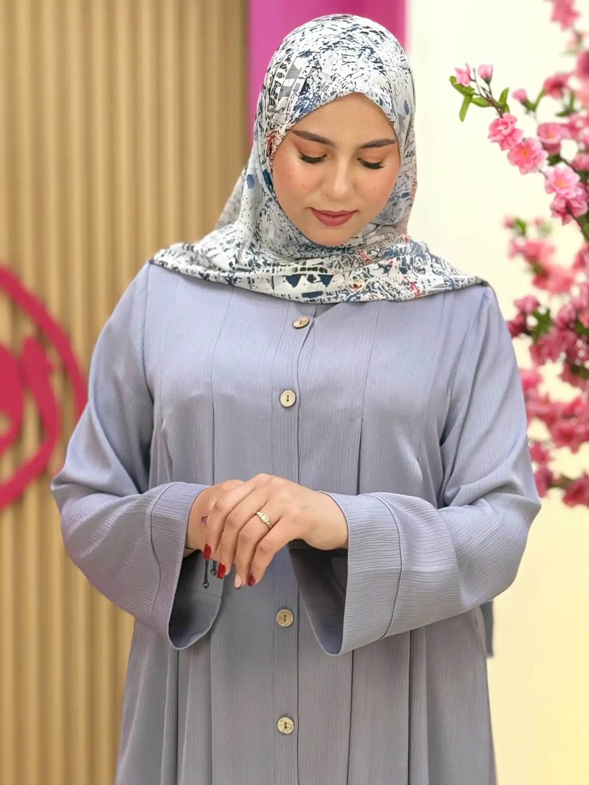 عباية مرام رمادي