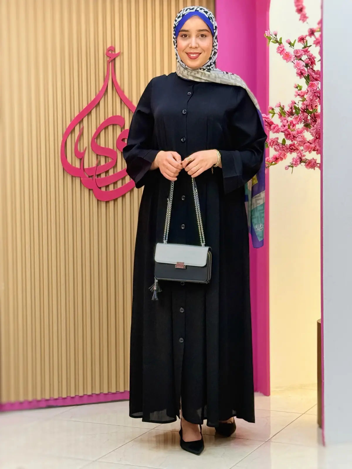 عباية مرام أسود