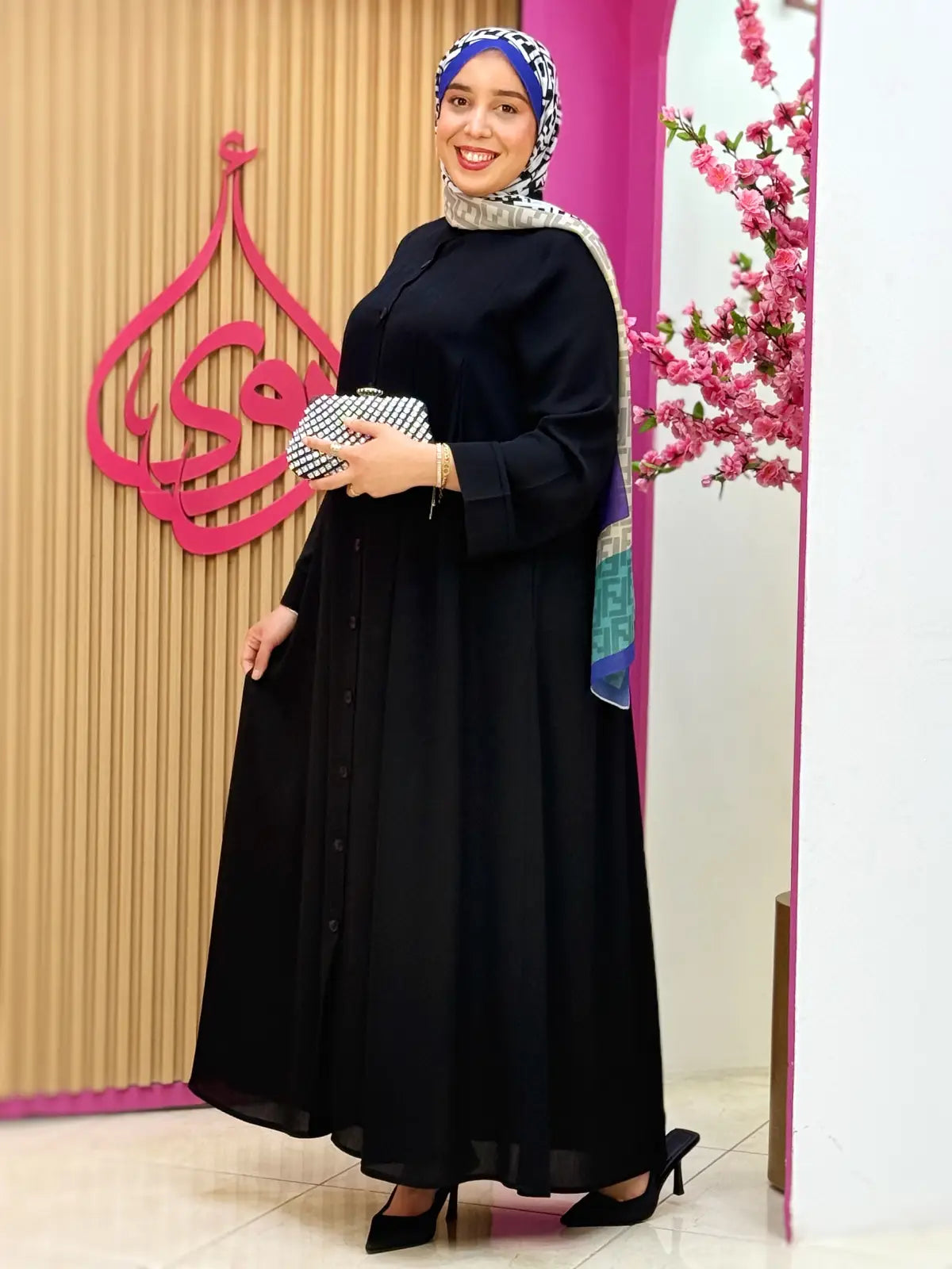 عباية مرام أسود