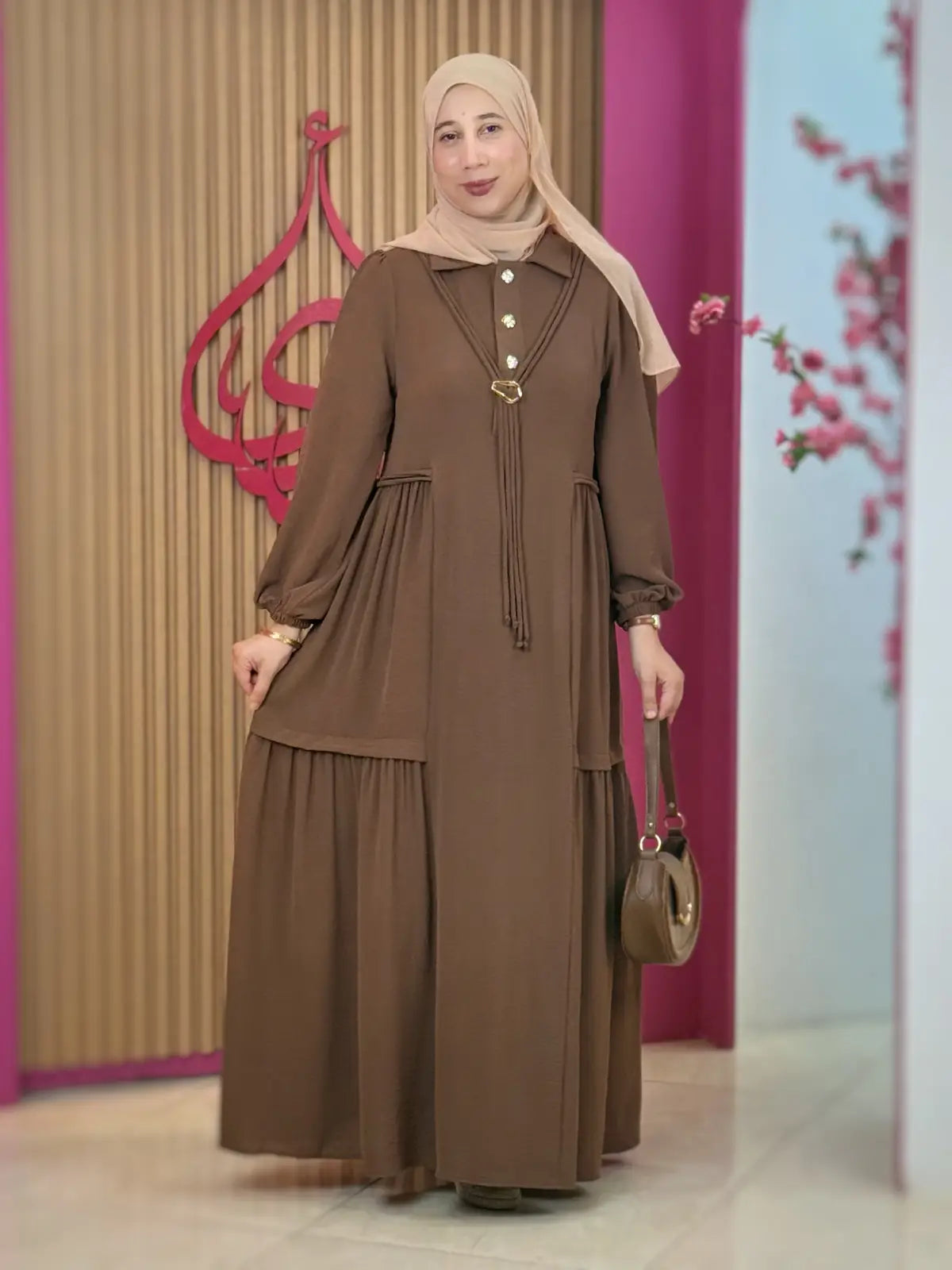 فستان فرح بني