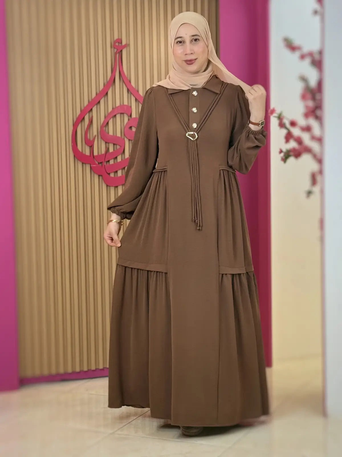 فستان فرح بني