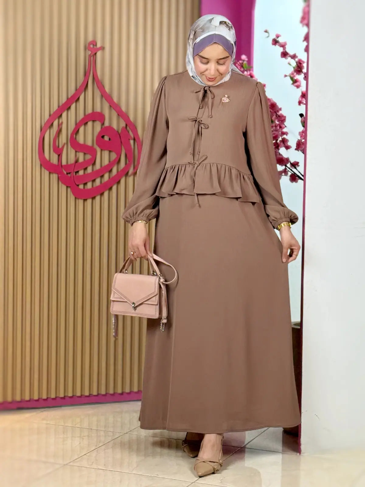 فستان أسيل ترابي