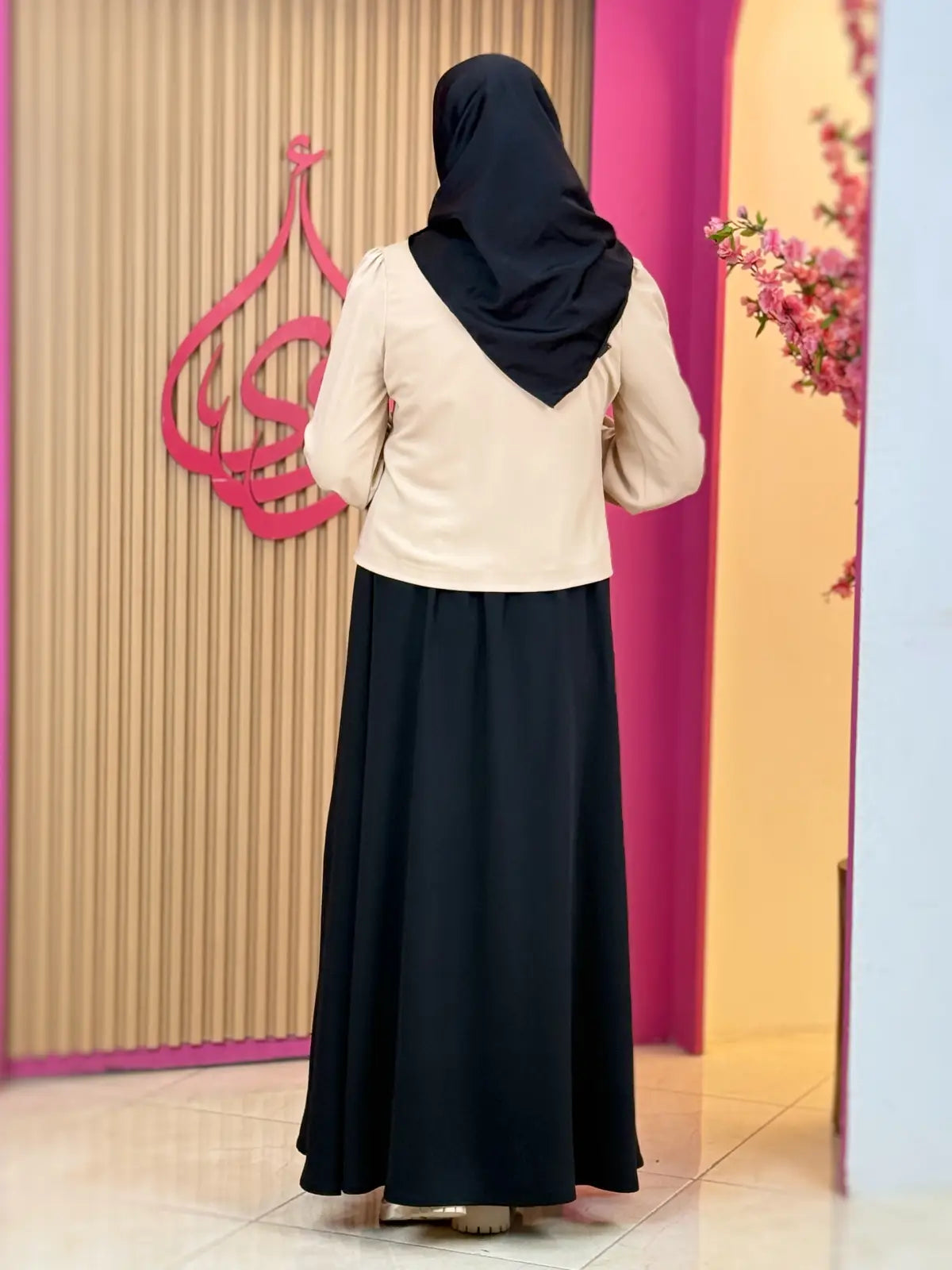 طقم تيجان أسود