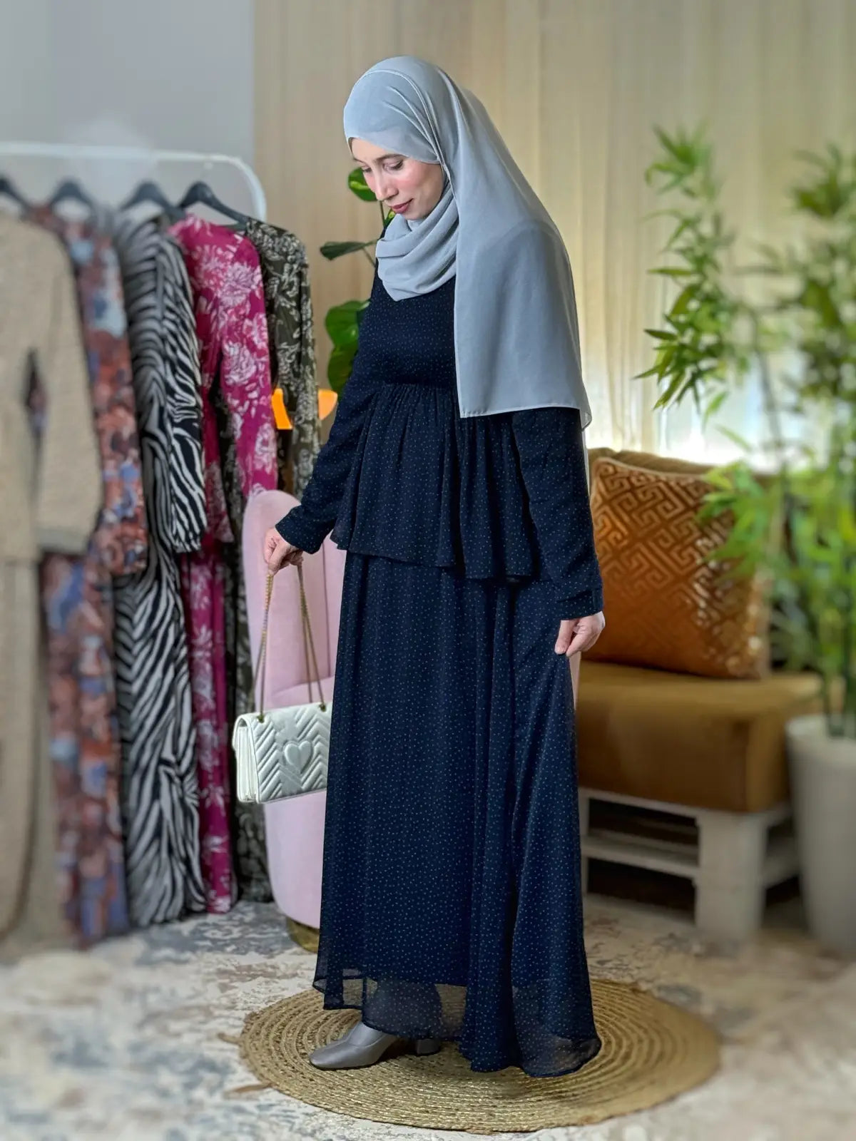 فستان نهى أزرق غامق