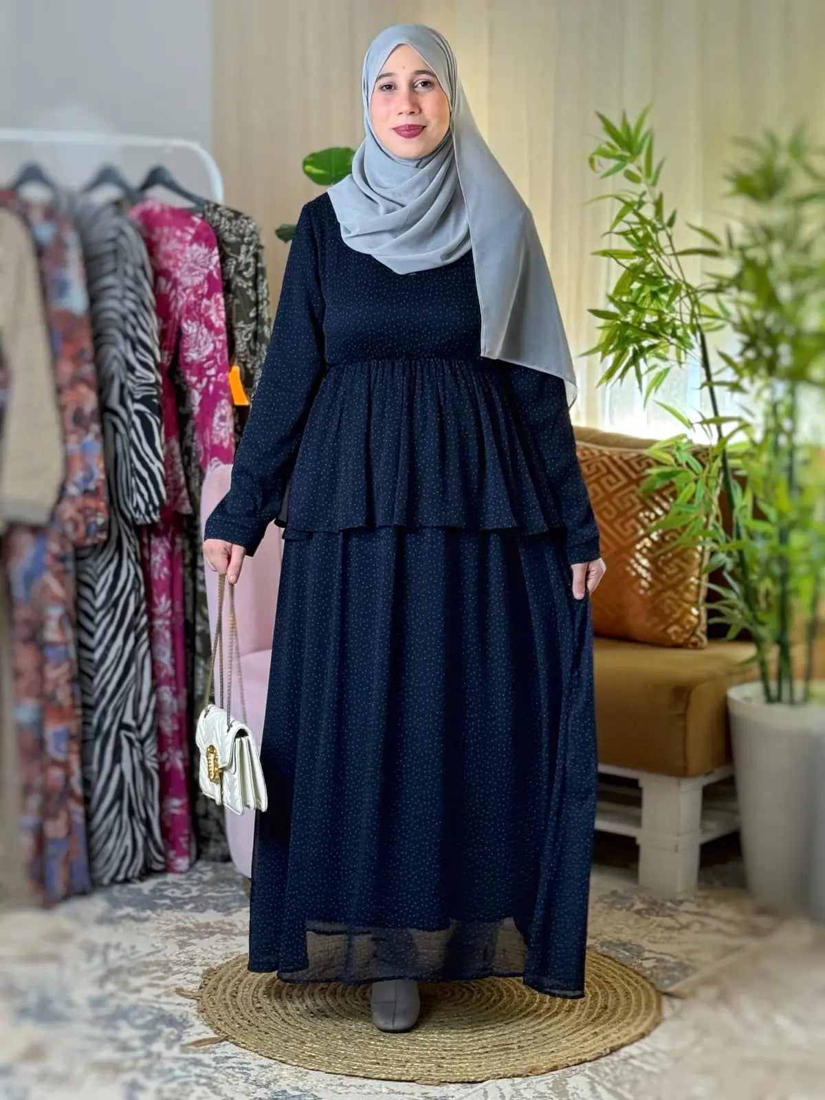 فستان نهى أزرق غامق