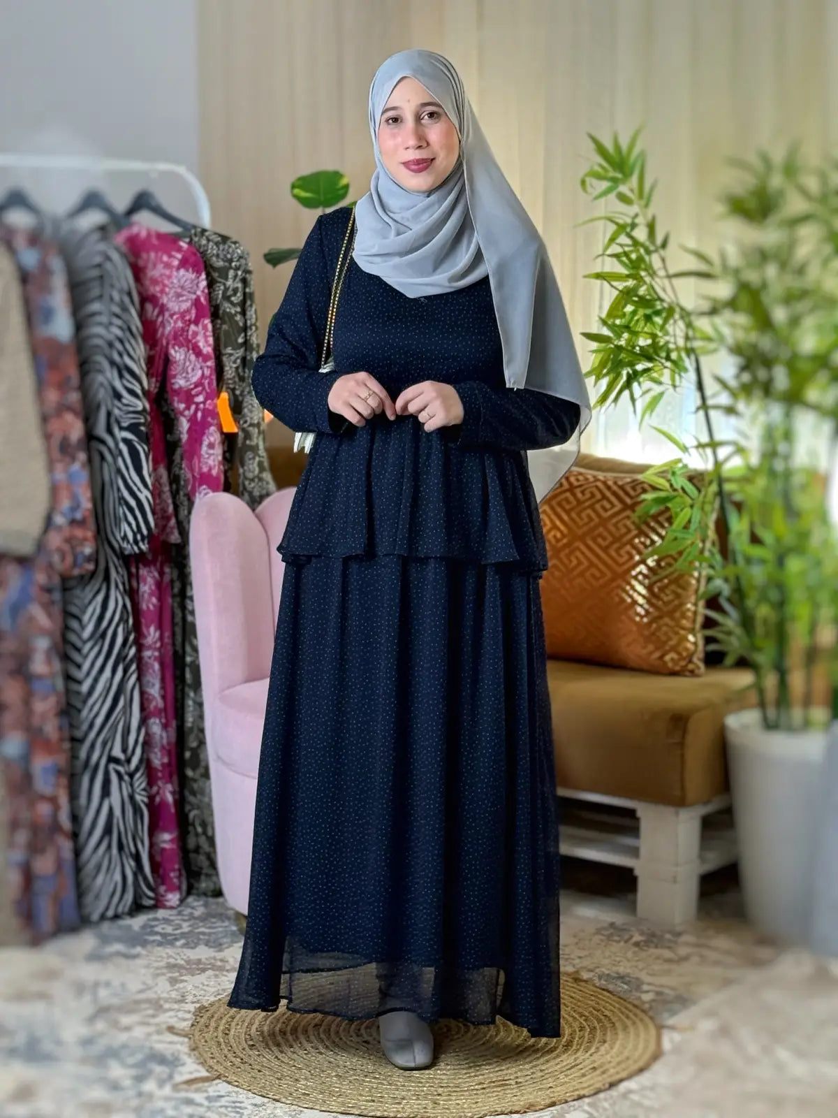 فستان نهى أزرق غامق