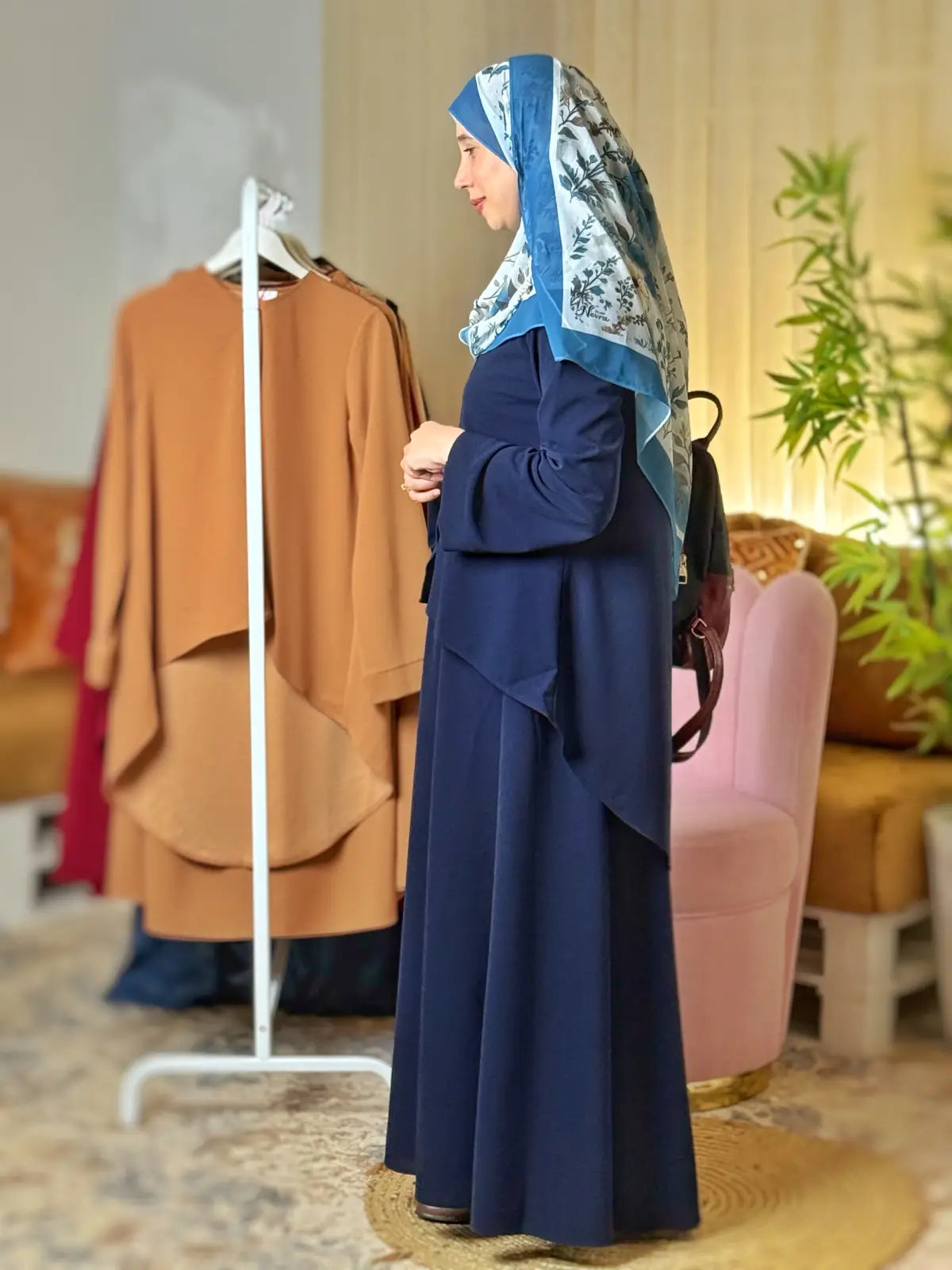 طقم وقار أزرق غامق