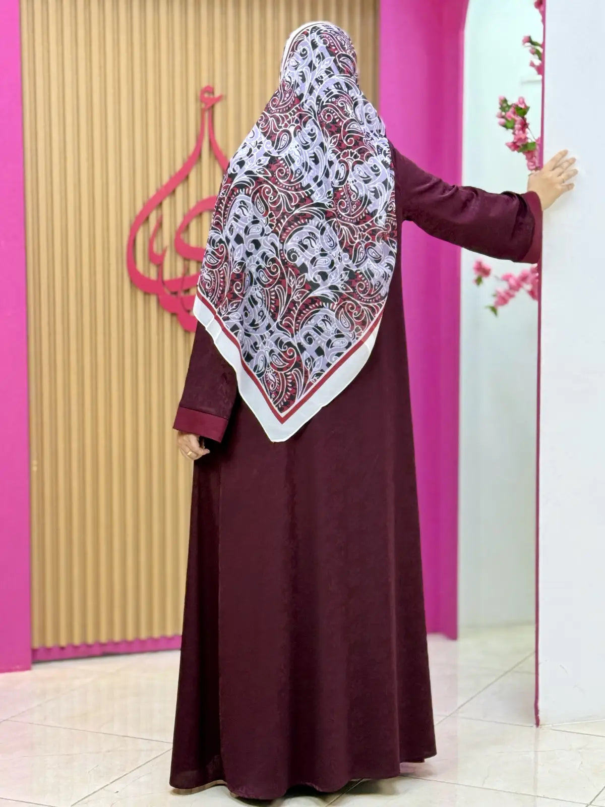 عباية لجين كرونة