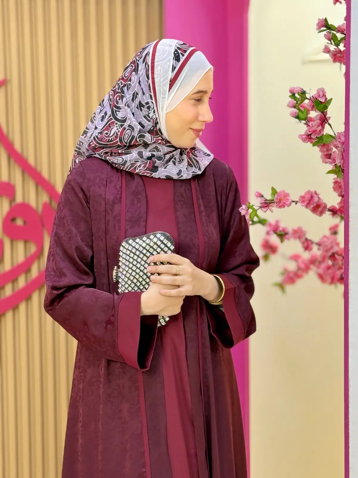عباية لجين كرونة